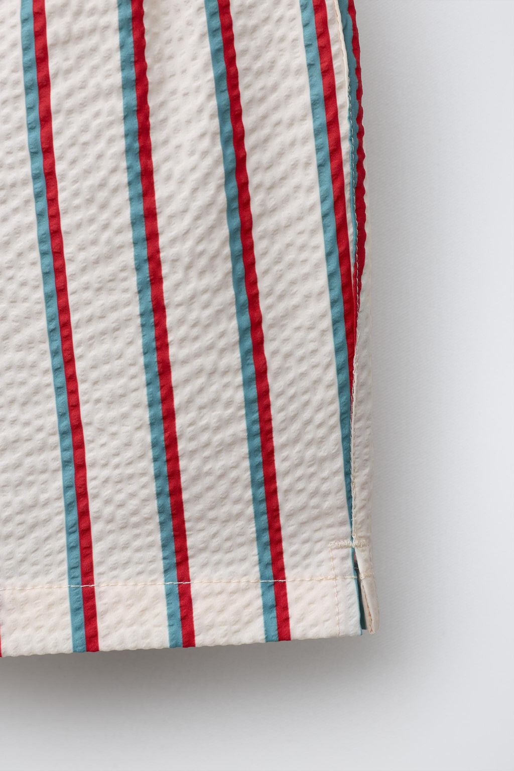 6-14 A?OS/ BERMUDA BA?O RAYAS TEXTURA / Crudo / Verde - Zara фото 4