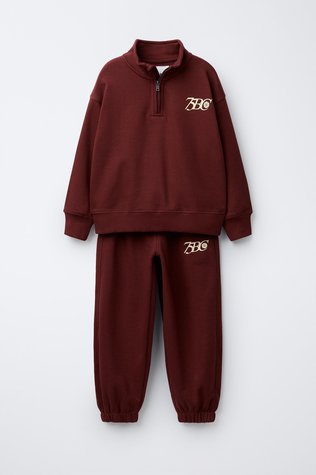 SWEATSHIRT AND JOGGERS WITH TEXT