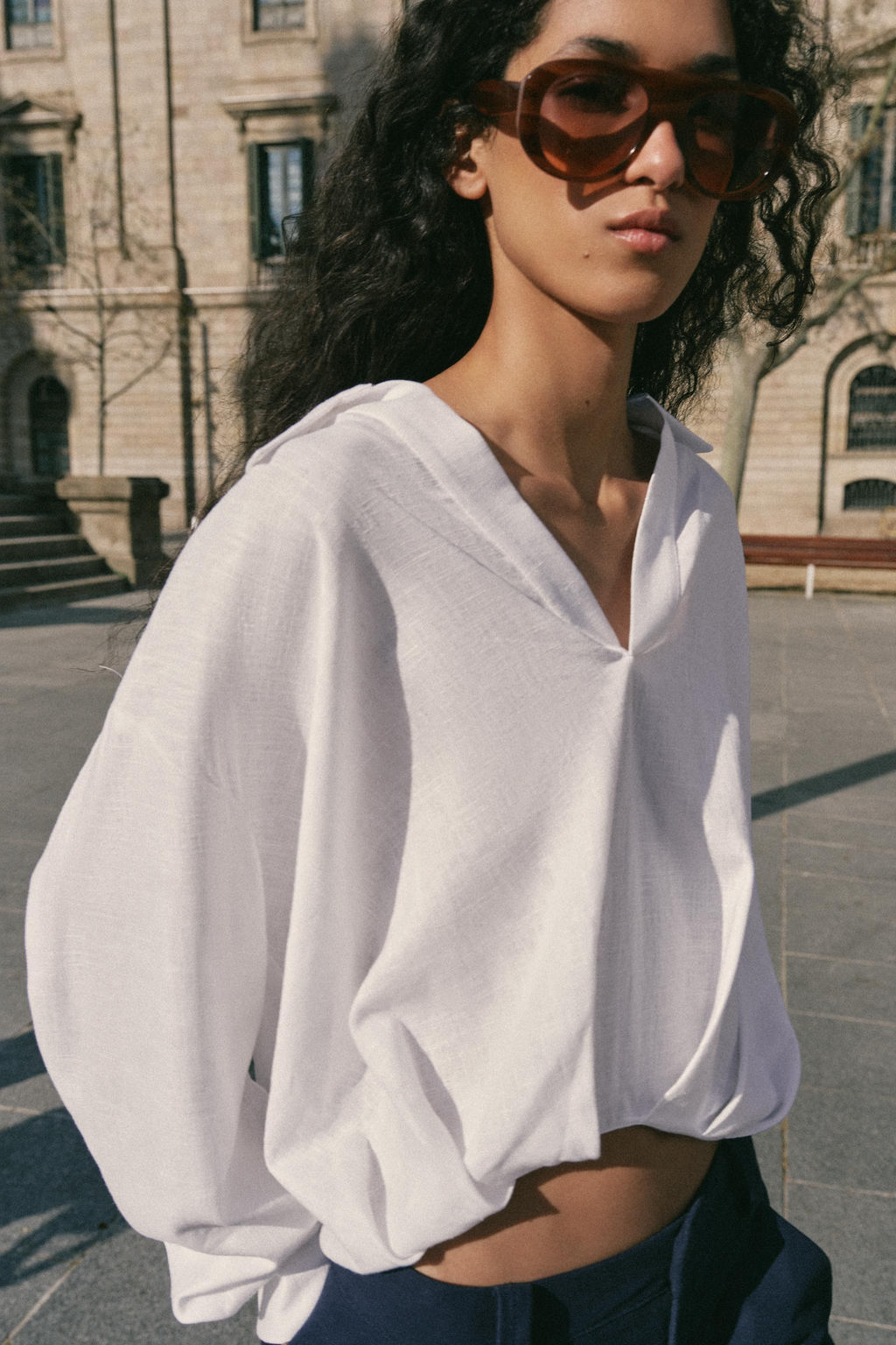 CAMISA CON LINO BAJO ABULLONADO / Blanco - Zara фото 4