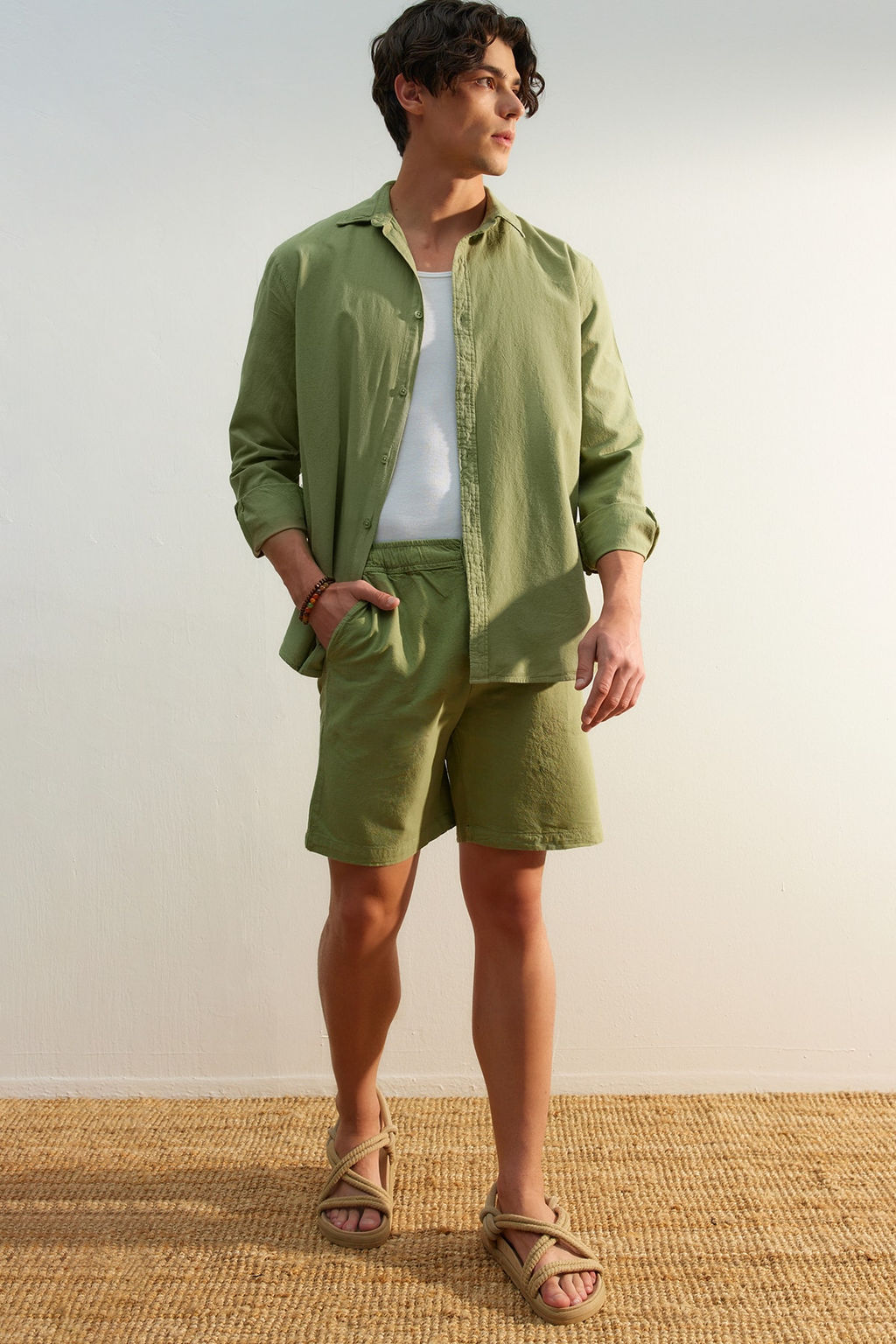 Haki Loose Fit Pamuklu Bagc?kl? Sort TMNSS23SR00056