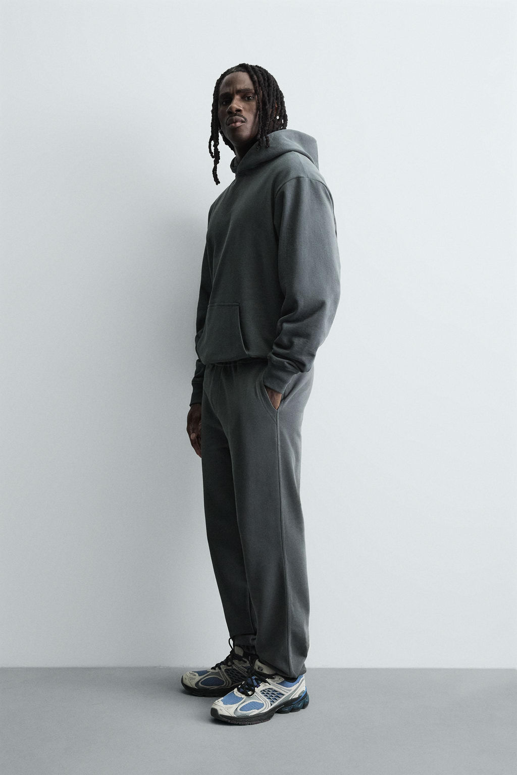PANTAL?N JOGGER REGULAR FIT B?SICO / Antracita oscuro - Zara фото 4