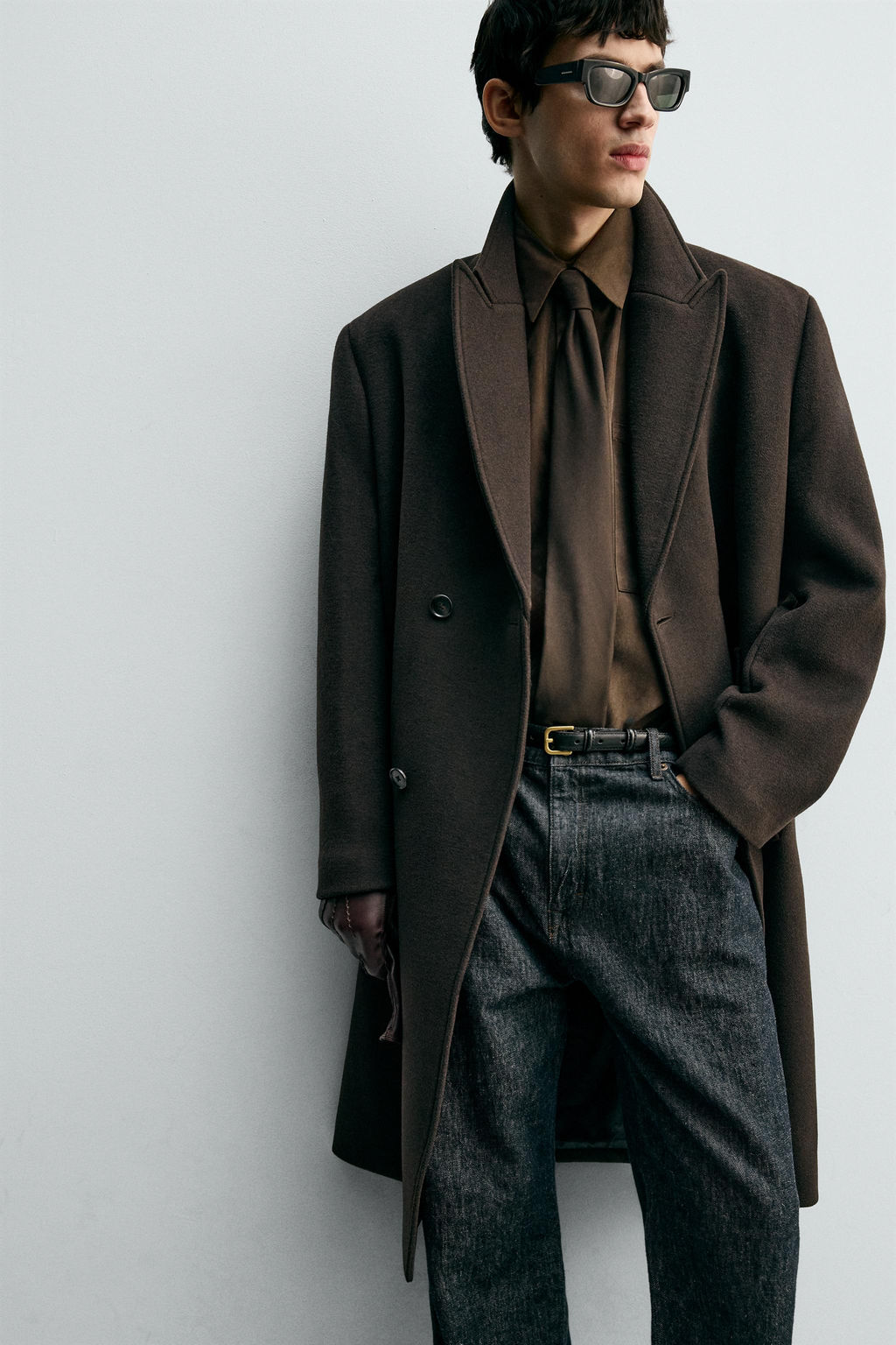 DOUBLE-BREASTED WOOL COAT