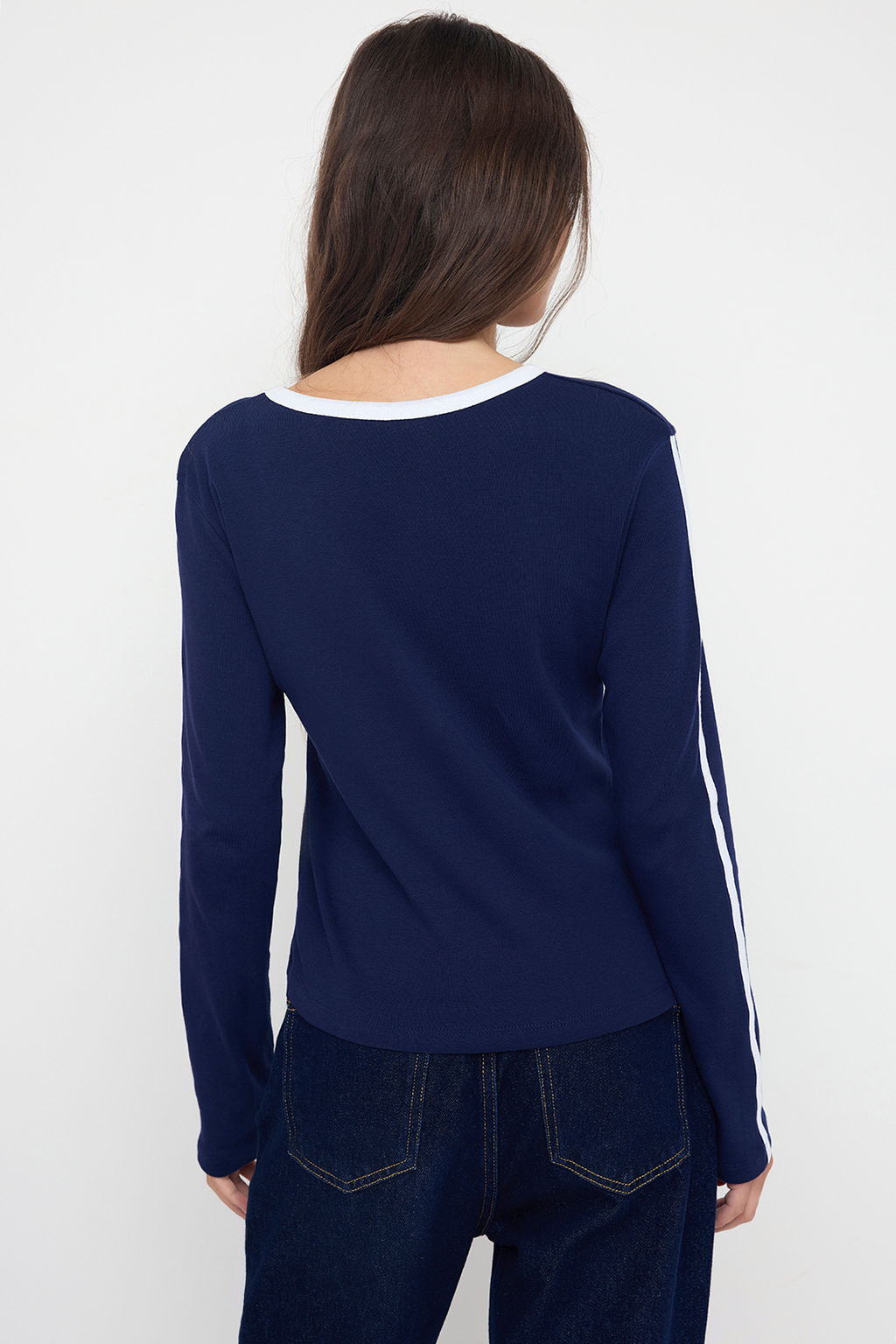 Lacivert Slogan Bask?l? Serit Detayl? Vucuda Oturan Bisiklet Yaka Esnek Orme T-Shirt TWOAW26TS00015