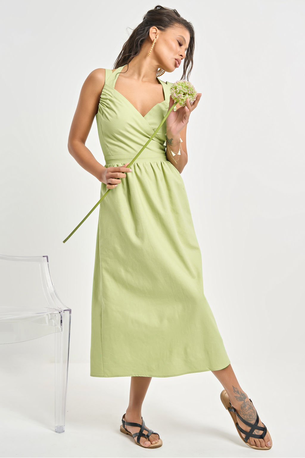 Сарафан льняной со шнуровкой на спине оливковый