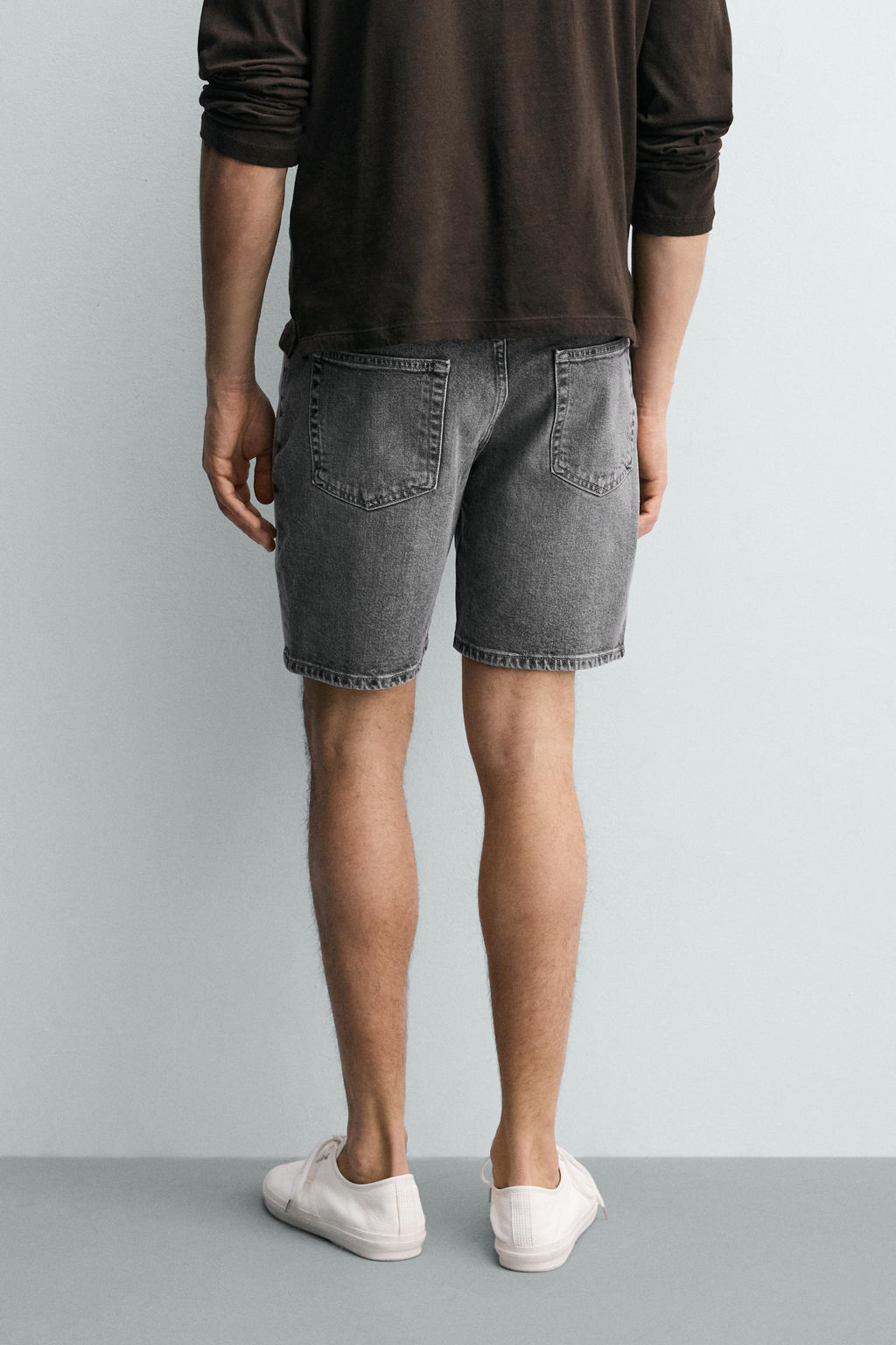 BERMUDA DENIM REGULAR FIT / Gris