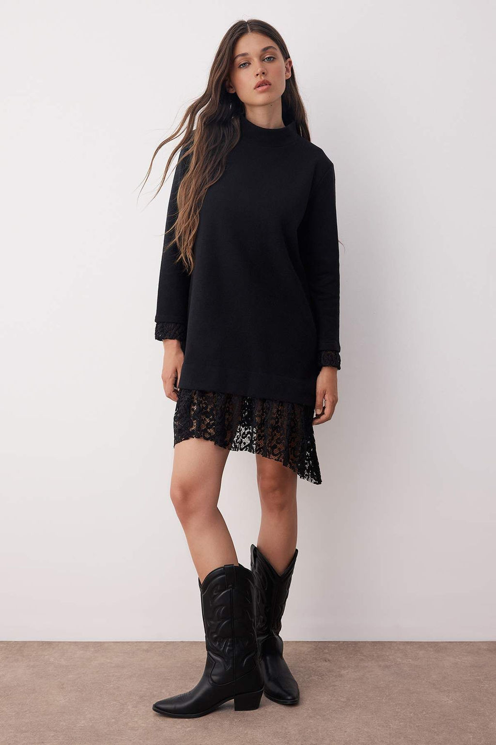 Siyah Dik Yaka Shift/Duz Kesim Uzun Kollu Dantel Garni Detayl? Mini Orme Elbise TWOAW26EL00095
