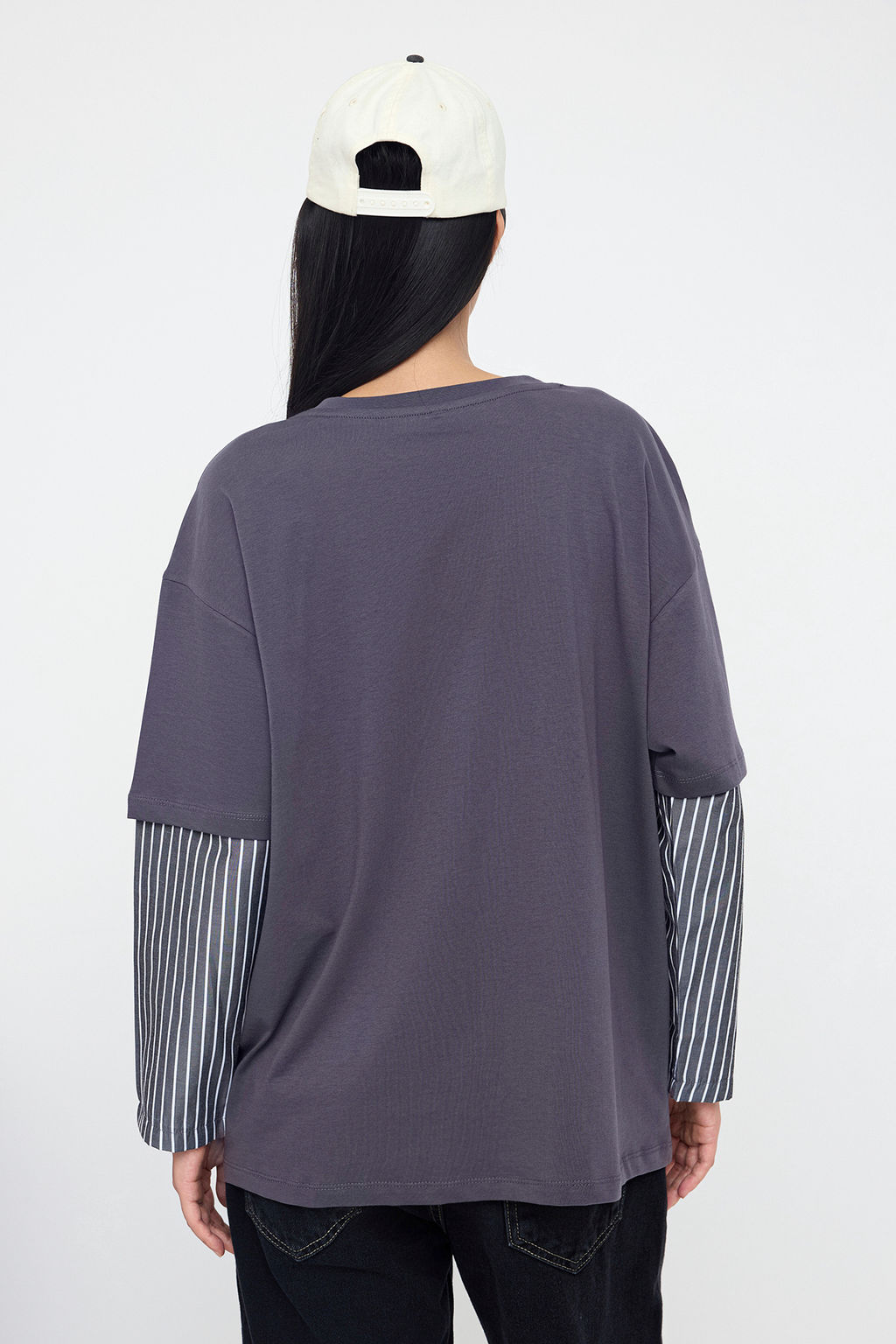 Teen Antrasit Dokuma Garni Detayl? Oversize/Genis Kal?p Uzun Kollu Orme T-Shirt TWOAW26TS00003
