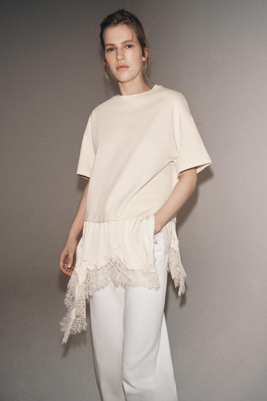 CAMISETA COMBINADA ENCAJE / Crudo - Zara фото 2