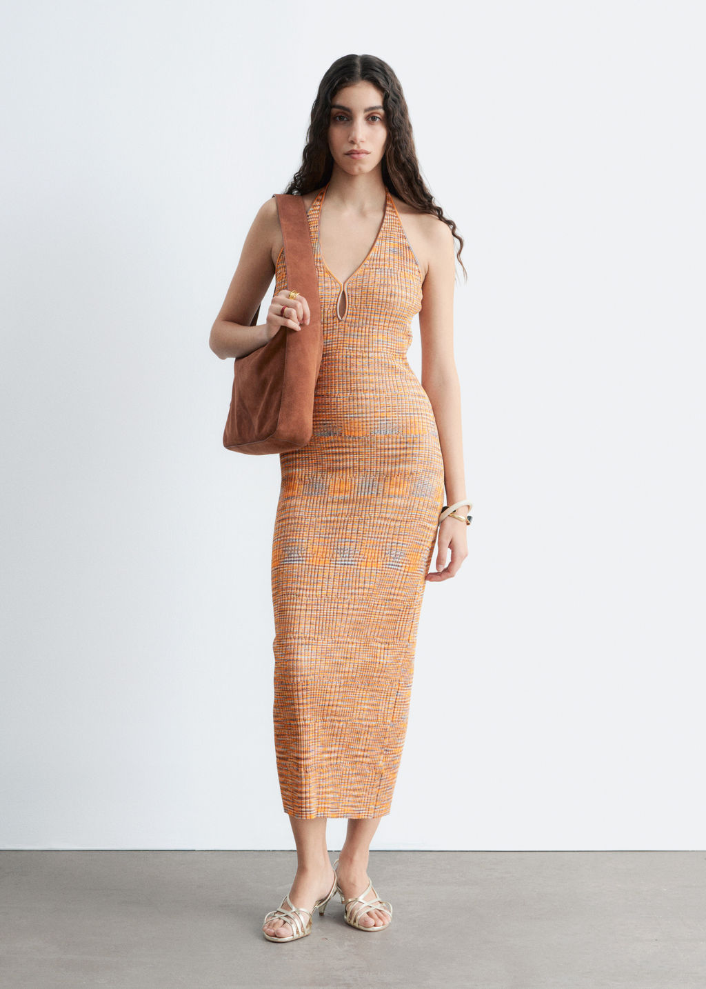 Vestido midi jaspeado con cuello halter - H&m фото 6
