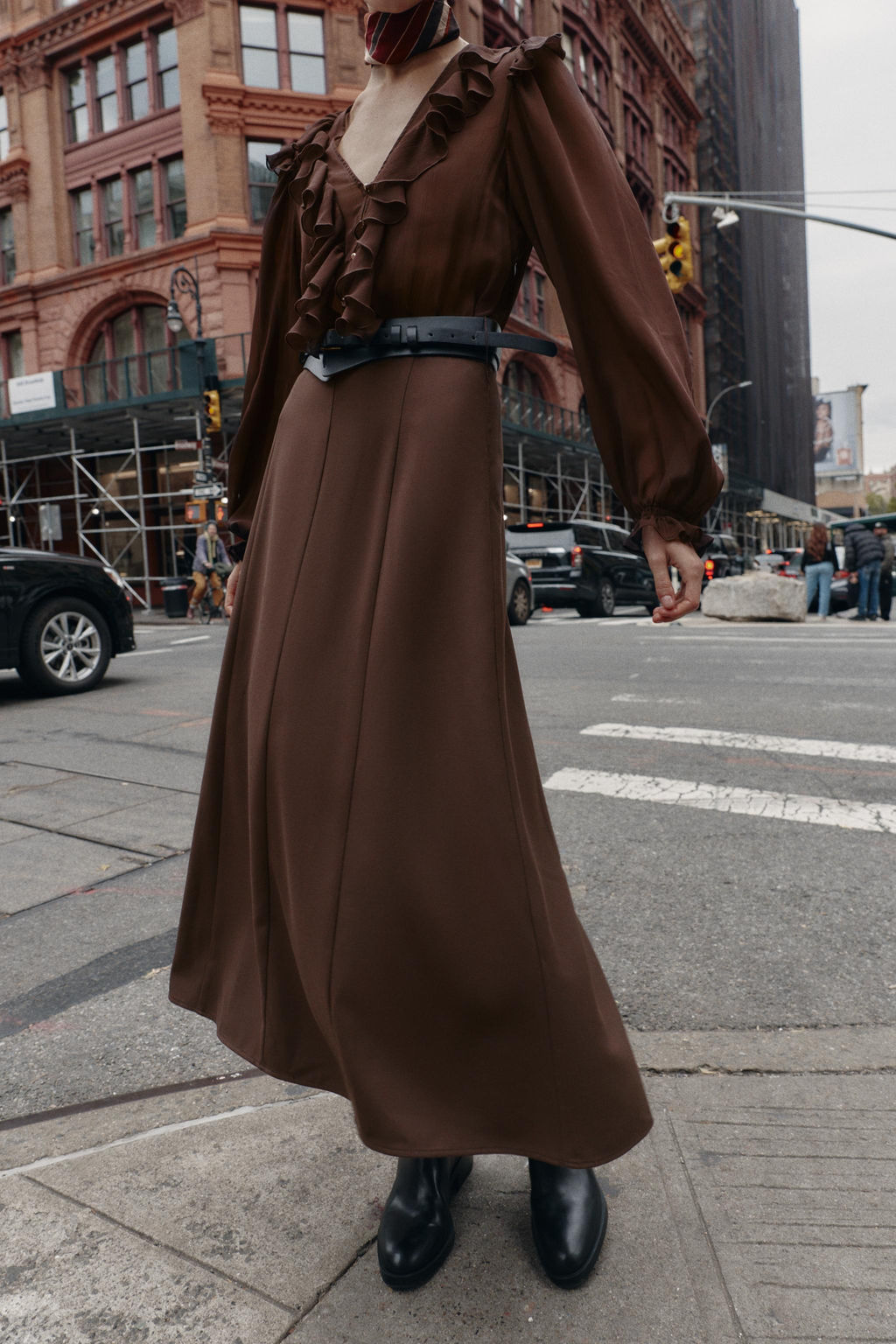 MIDI DRESS WITH CONTRASTING BELT - Zara фото 5