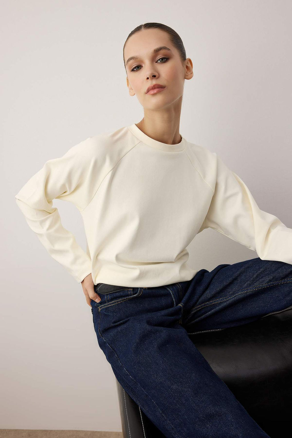 Ekru Relaxed/Boxy Fit Crop Uzun Kol Orme T-Shirt TWOAW26TS00022 - Trendyolmilla фото 2