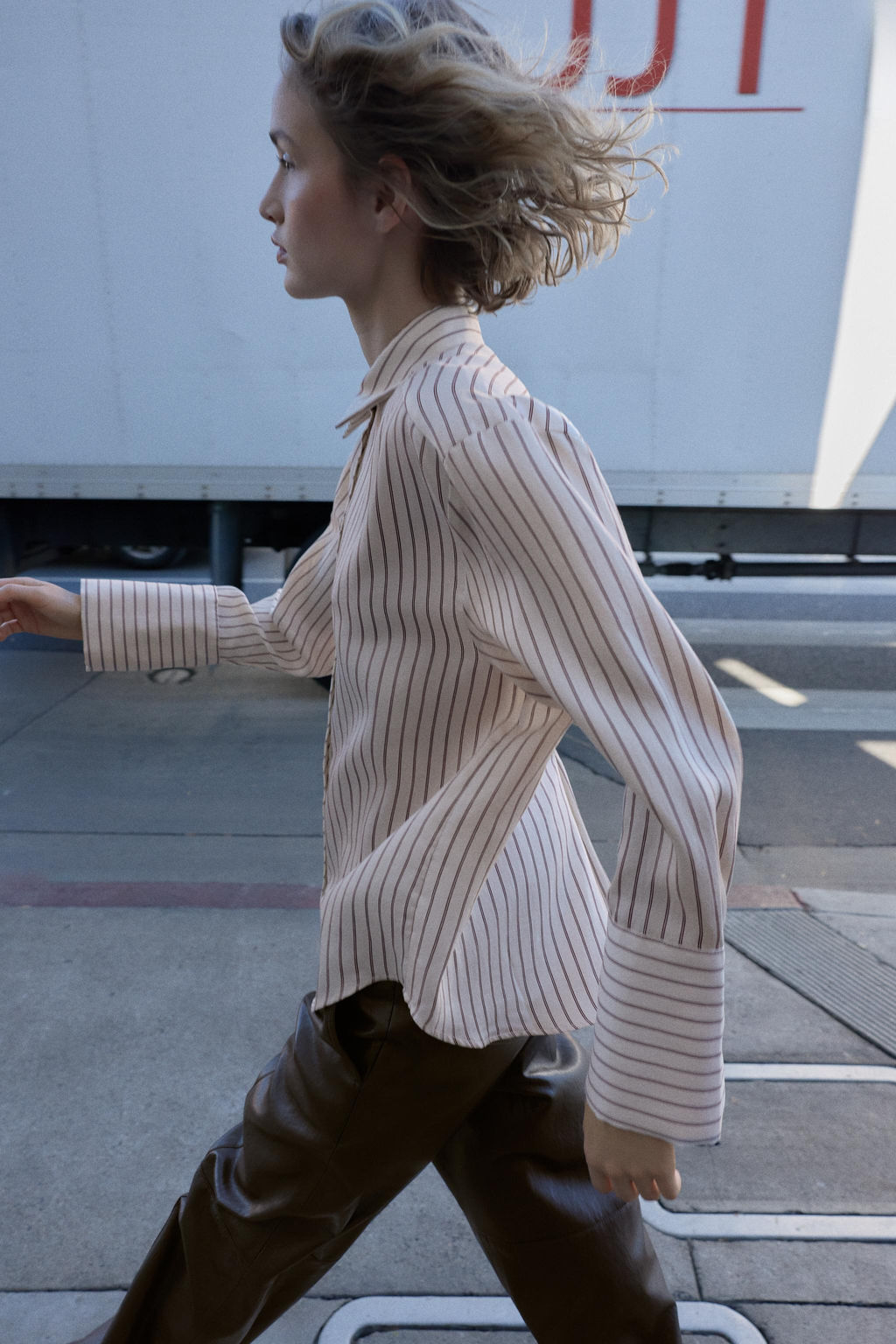 STRIPED SHIRT WITH WIDE CUFFS - Zara фото 17