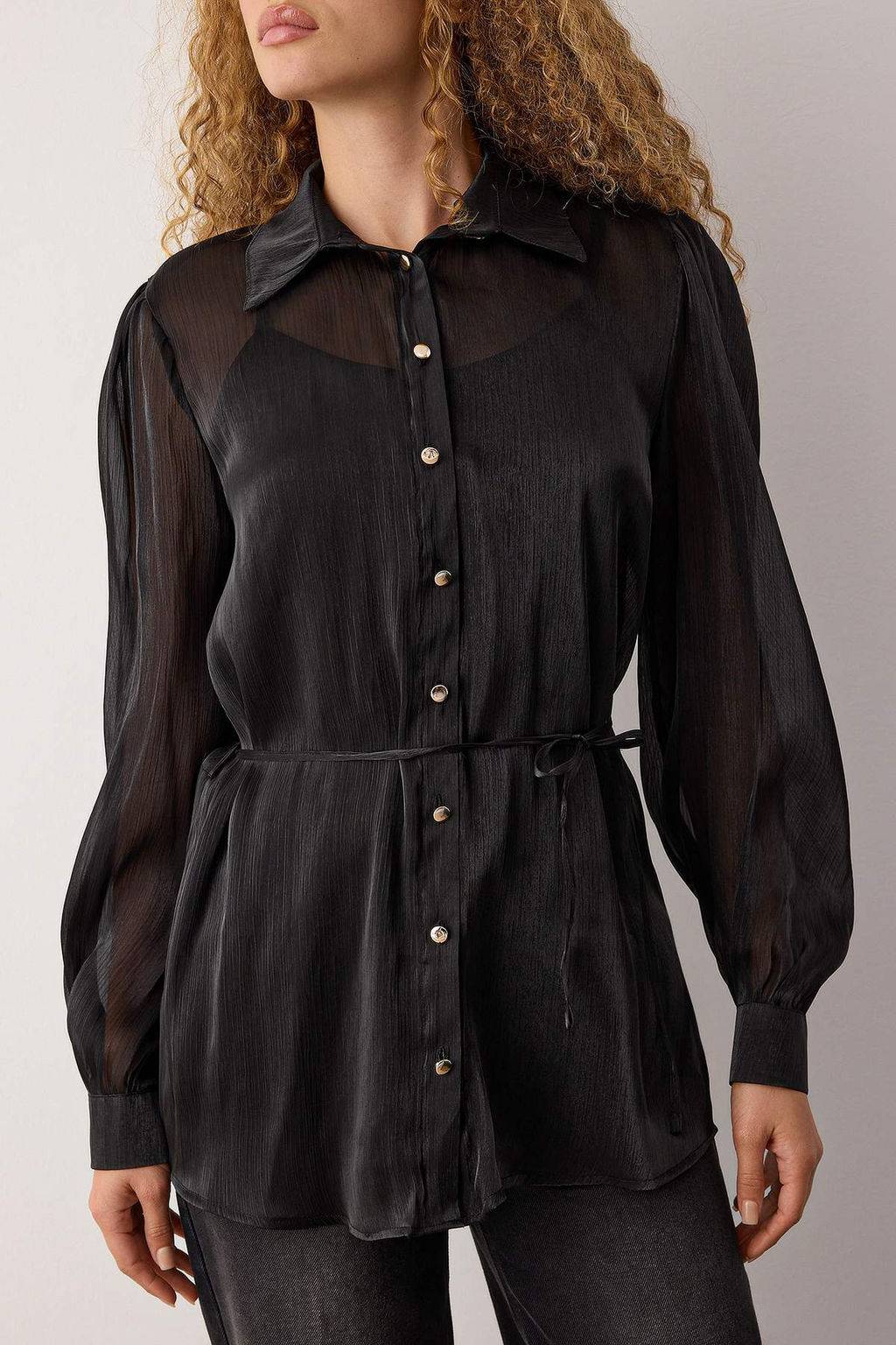 Beyaz Parlak Kumas Ici Atletli Gomlek TWOAW26GO00109 - Trendyolmilla фото 7