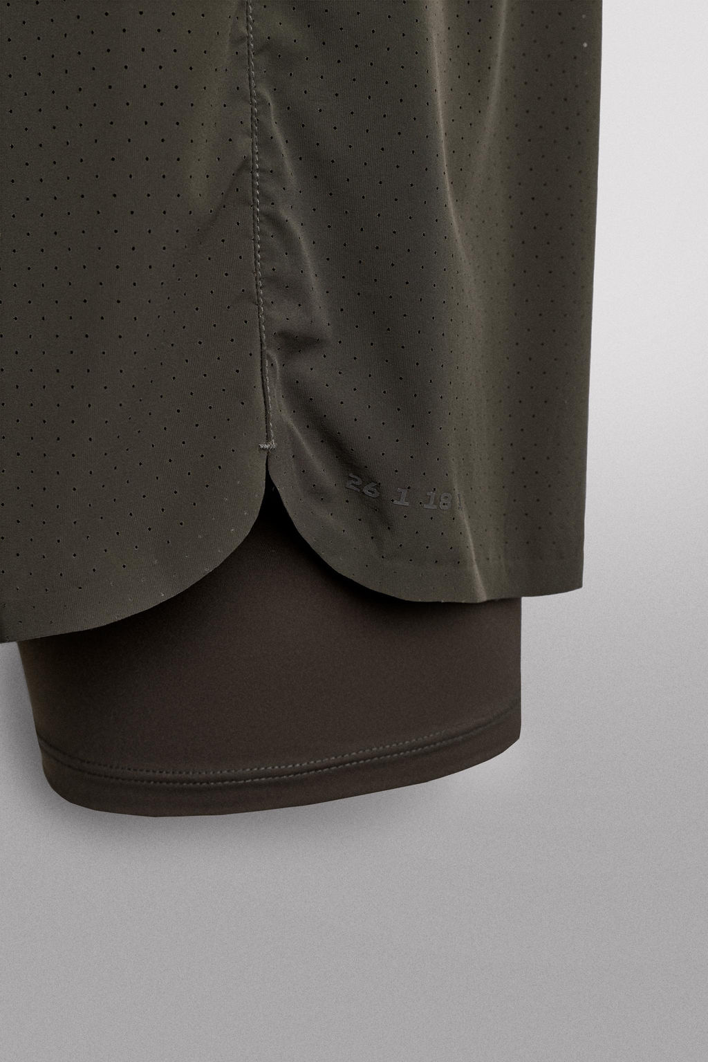 2-IN-1 PERFORATED SHORTS