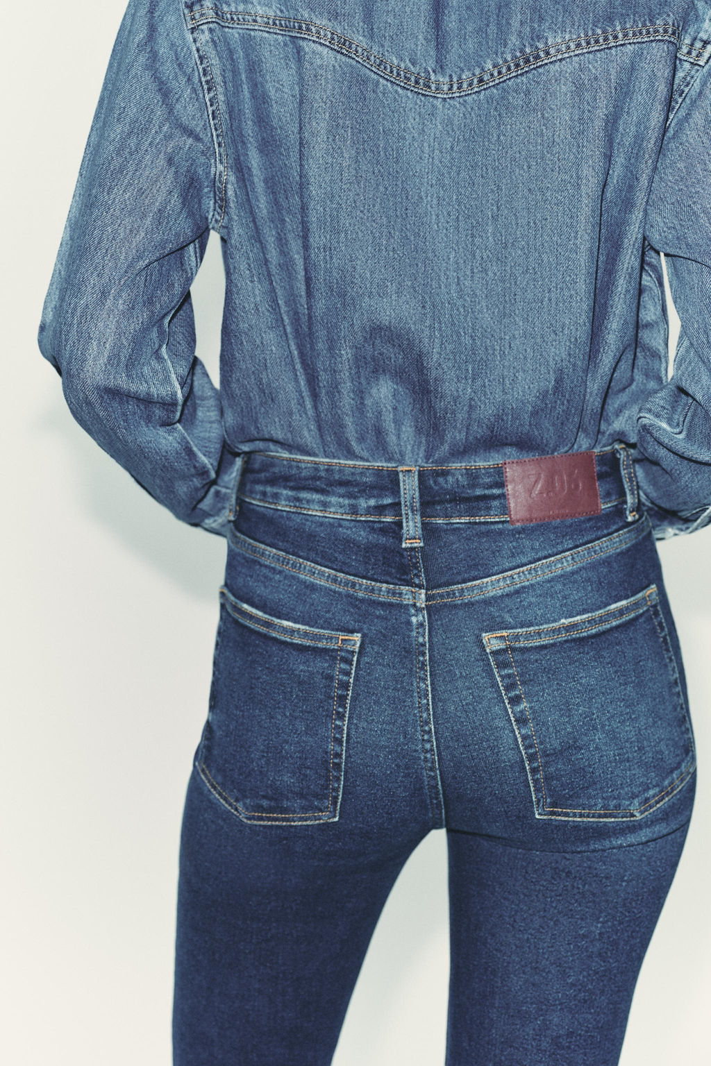 Z.06 HIGH-WAIST FLARE JEANS - Zara фото 6