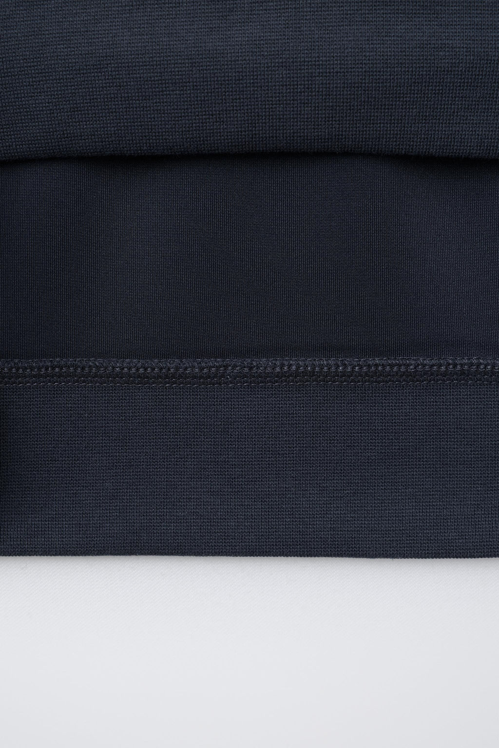 SWEATSHIRT WITH CONTRAST PIPING AND SLOGAN