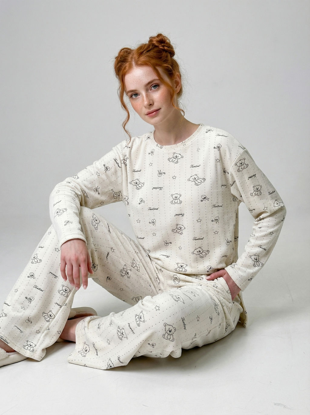 Пижама из велюра с принтом мишки с резинкой в комплекте OD-1009-3 молочный