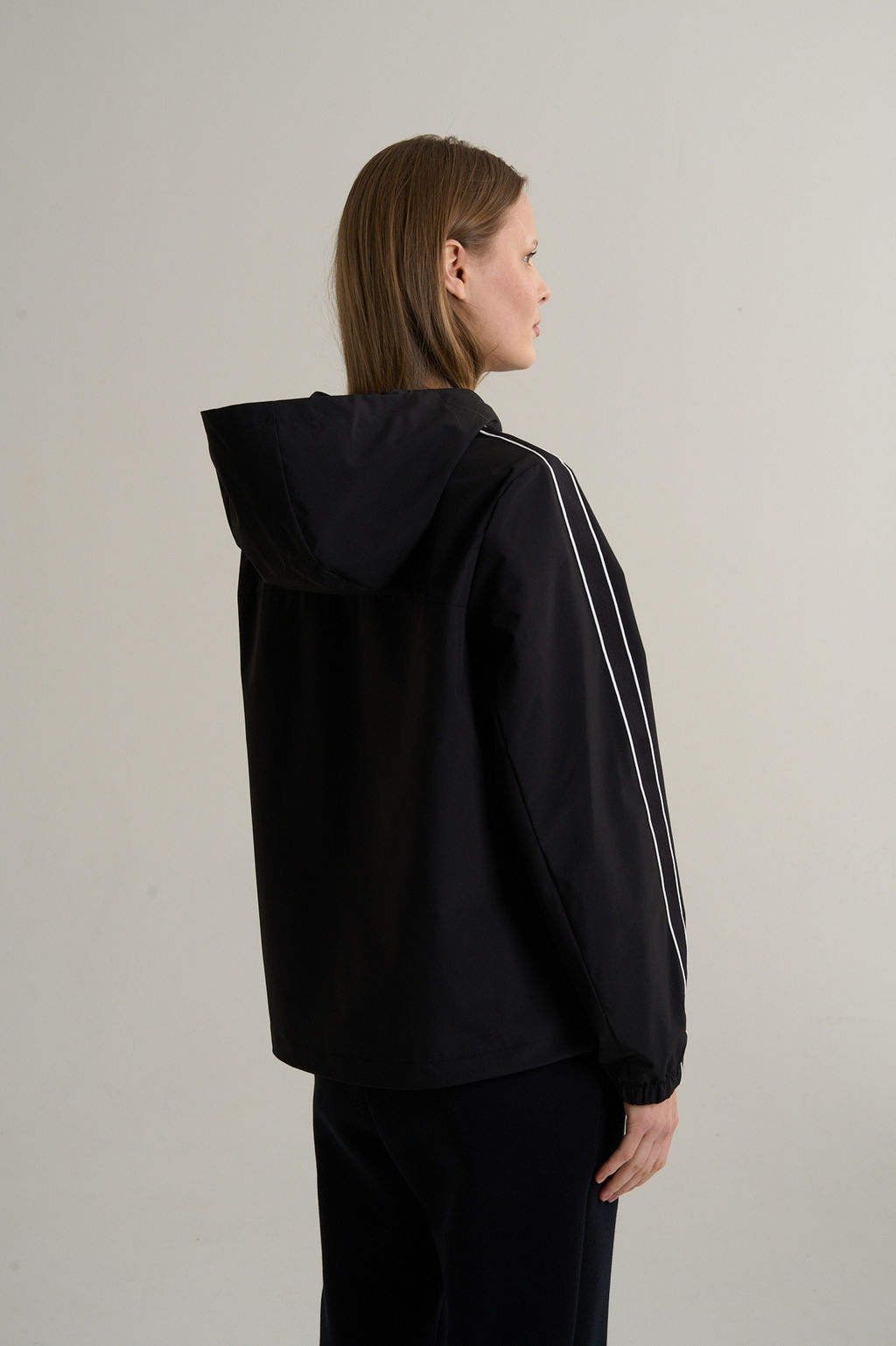 Ветровка Черный TRN ESSENTIAL Woven Track Top - Anta фото 6