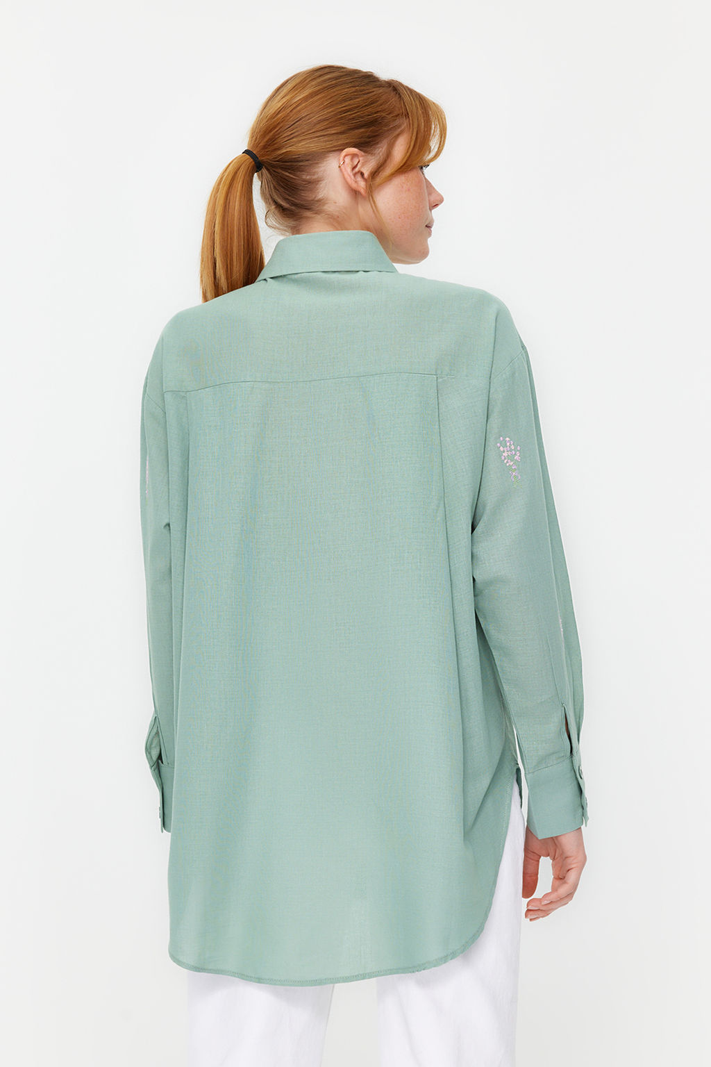 TRENDYOLMILLA Ekru Cicek Nak?s Detayl? Pamuklu Oversize Genis Kesim Dokuma Gomlek TWOSS22GO0246 фото 7
