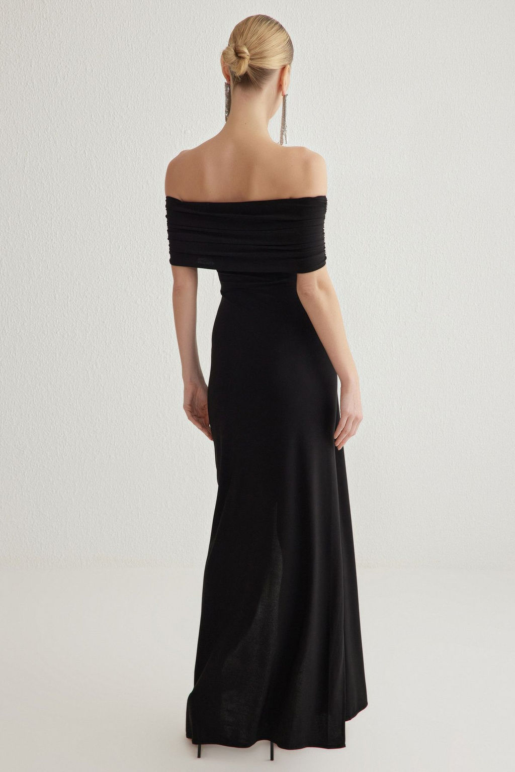 TRENDYOLMILLA Fusya Vucuda Oturan Carmen Yaka Orme Uzun S?k Abiye Elbise TPRSS25AE00029 фото 5