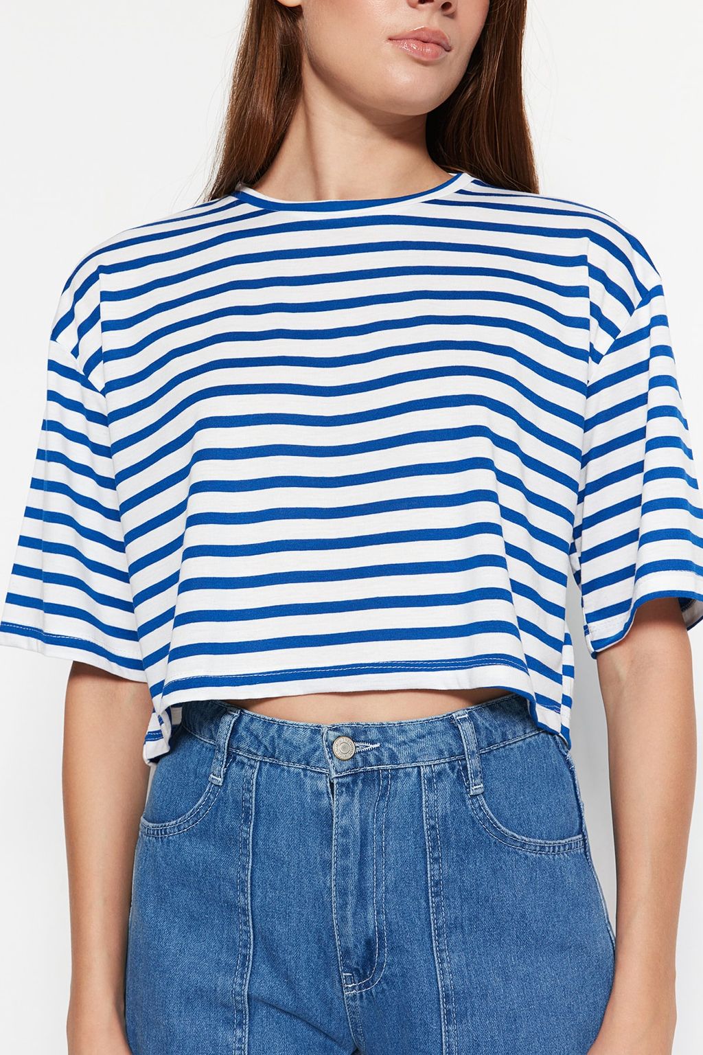 TRENDYOLMILLA Lacivert Cizgili Relaxed/Genis Rahat Kesim Crop Bisiklet Yaka Orme T-Shirt TWOSS23TS00136 фото 4