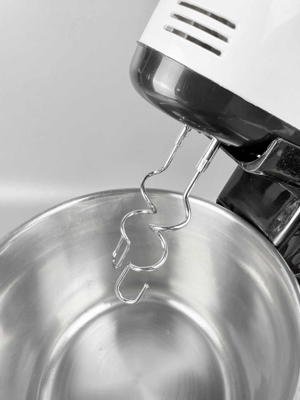 Миксер 200Вт, с нержавеющей чашей 2л. На подставке SC-133KA OLS-HC-10