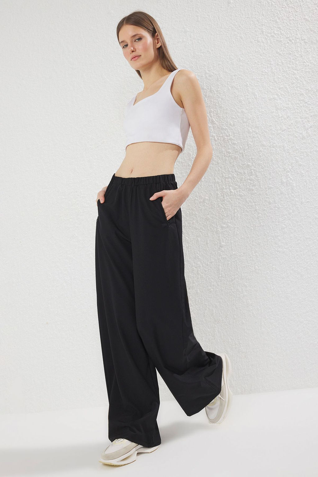 Siyah Spor Likra Fermuarl? Cep Detayl? Yazl?k Rahat Spor Orme Esofman Alt? THMSS25EA00007