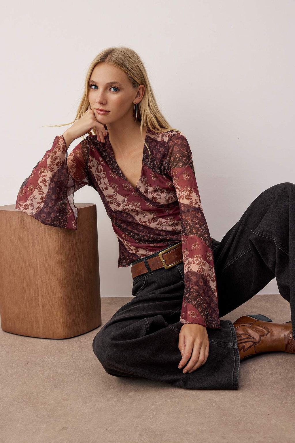 Cok Renkli Boho/Boho Chic Bask?l? V yaka Ispanyol Kol Tul Esnek Orme Bluz TWOAW26BZ00239