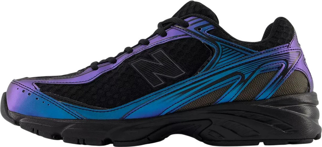 Кроссовки взрослые