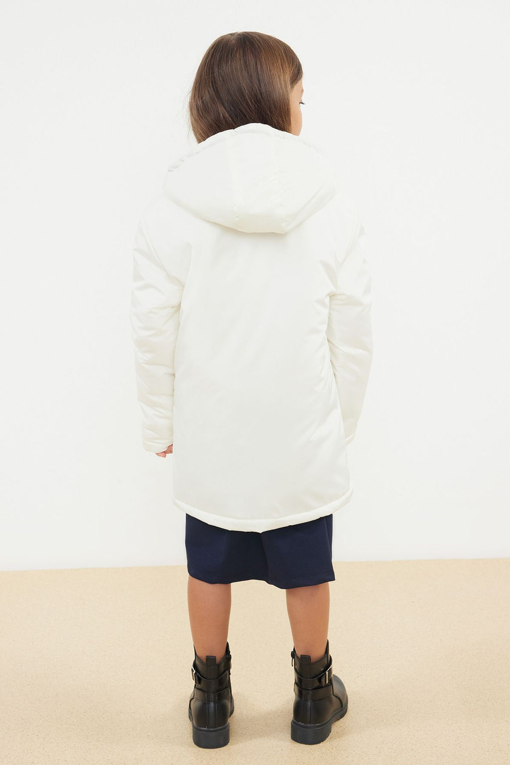 Beyaz K?z Cocuk Kapusonlu Cepli Mont TKDAW25MO00007 - Trendyolmilla фото 4