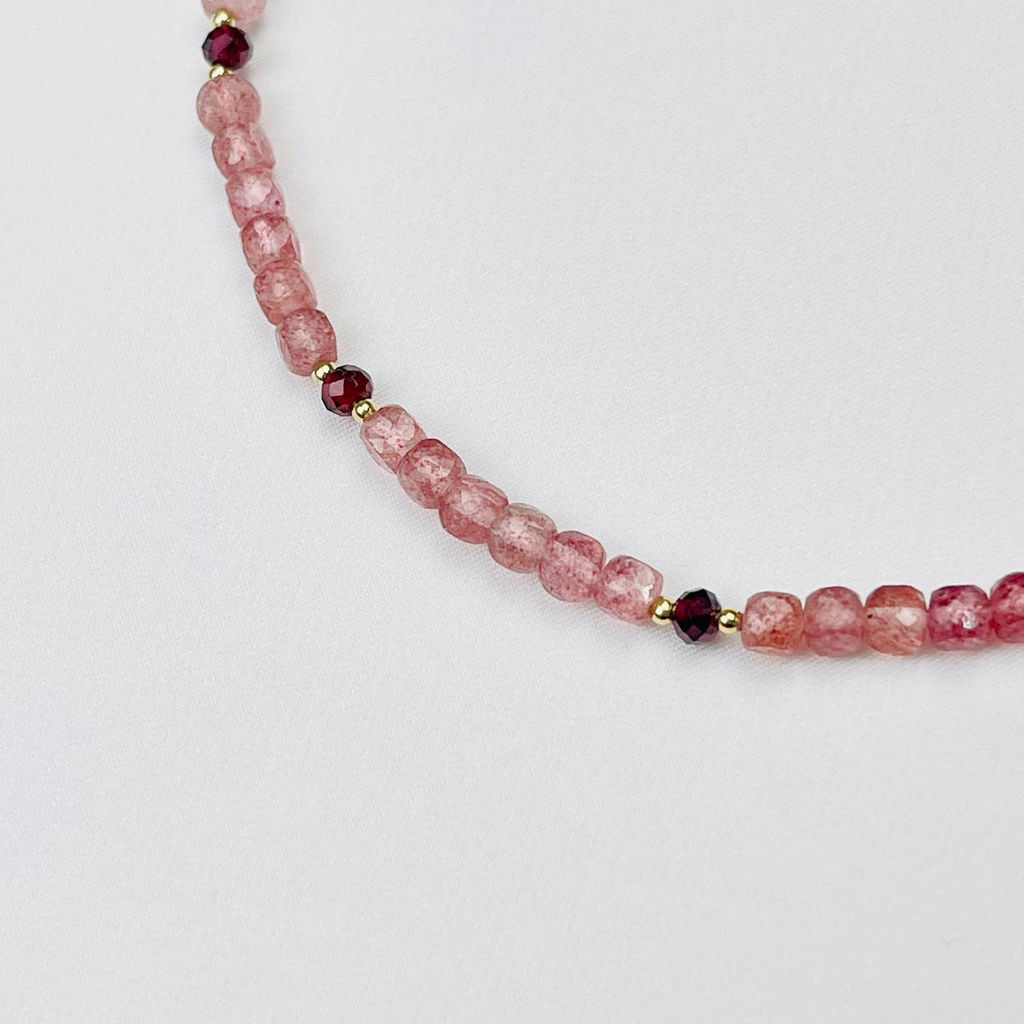 Колье из Клубничного кварца и Граната "Градиент" 45 см +