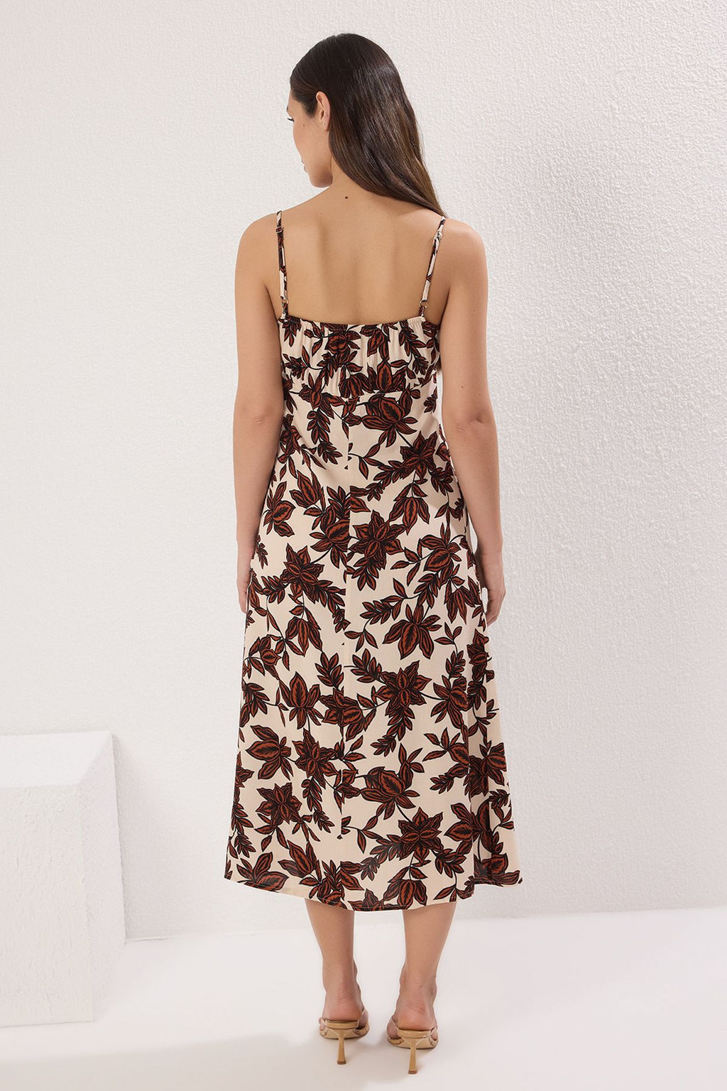 Kahverengi Cicekli A Kesim Midi Dokuma Elbise TWOSS25EL00561 - Trendyolmilla фото 4