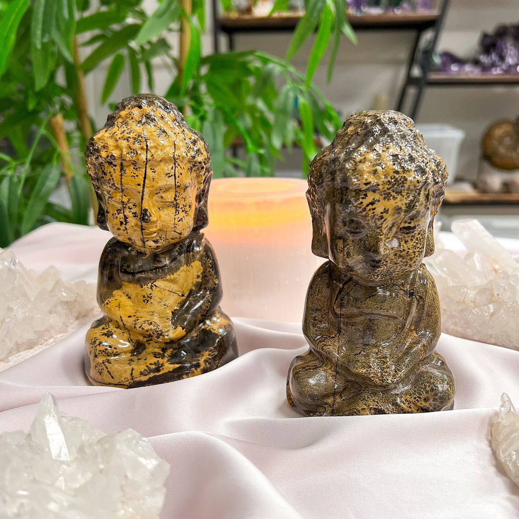 Статуэтка резная "Будда" из дендритовой Яшмы