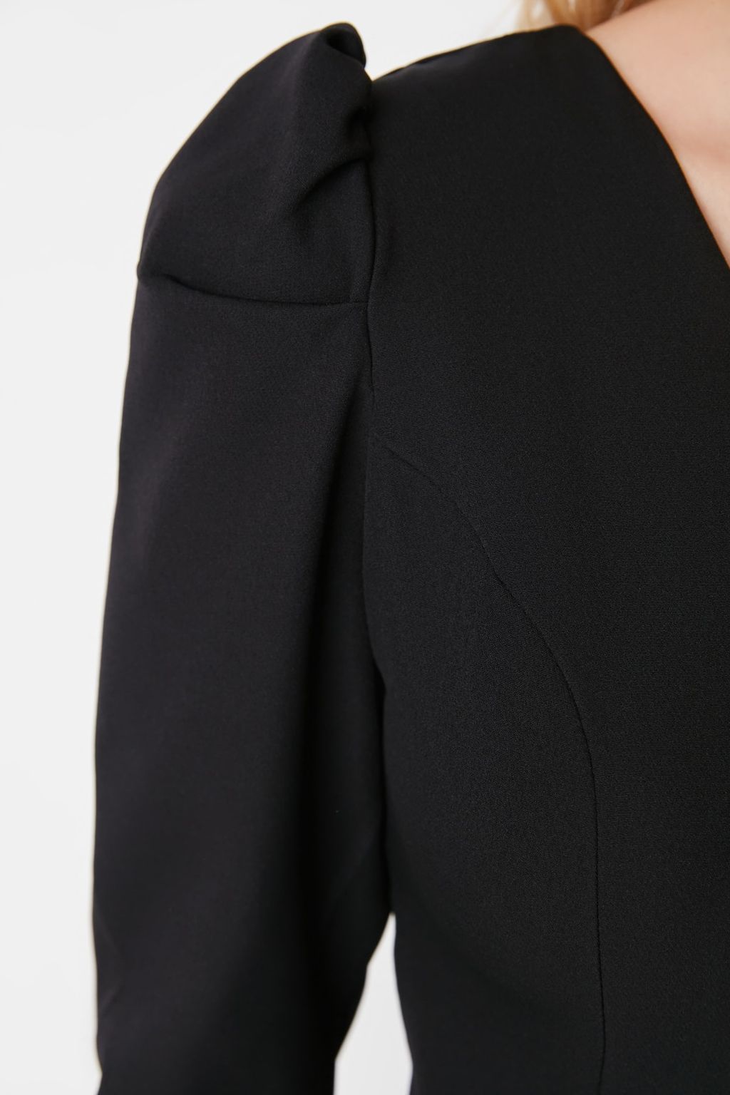 Siyah V Yaka Dokuma Elbise TWOAW23EL00352