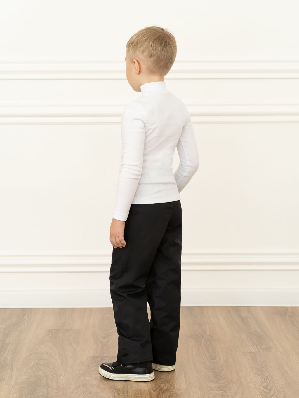 Брюки на поясе демисезонные черные