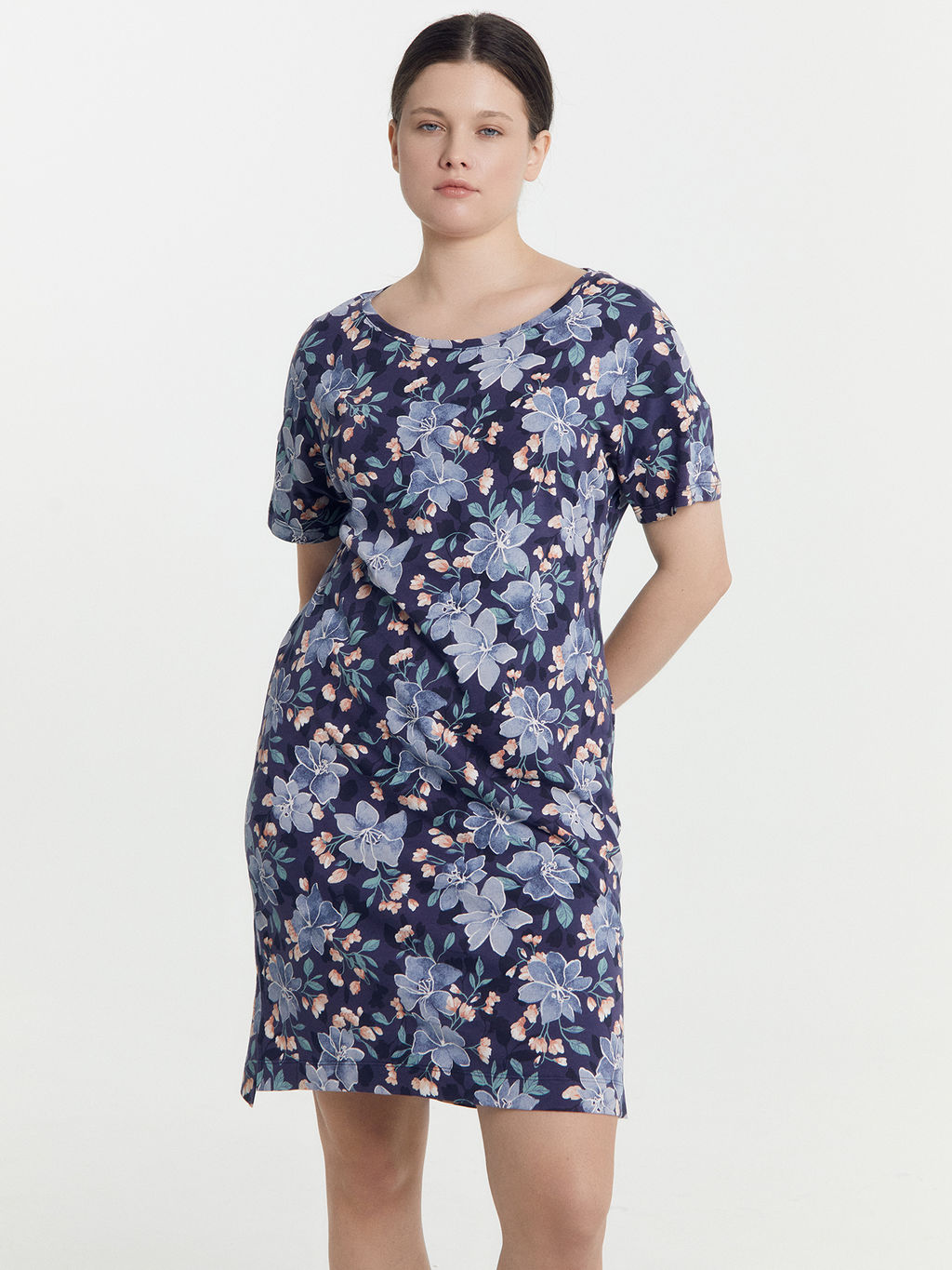 Сорочка ночная женская синяя с акварельными цветами - Mark formelle фото 2