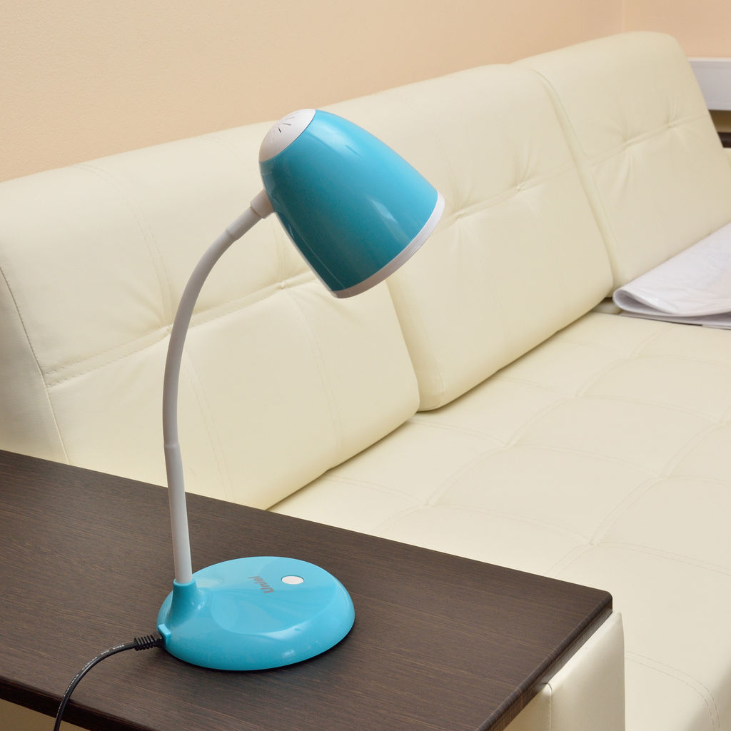 TLI-228 BLUE E27 Светильник настольный, 60W. Цоколь Е27. Механический выключатель. Синий. ТМ Uniel. - Volpe фото 2