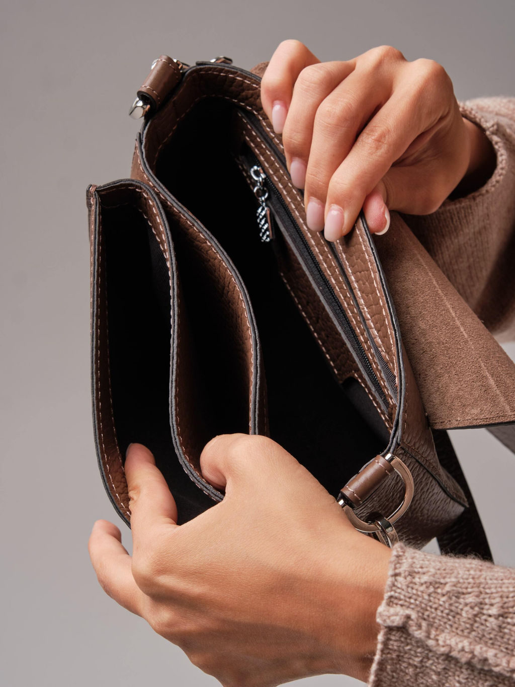 Сумка кожаная Azaro 30741 коричневый какао