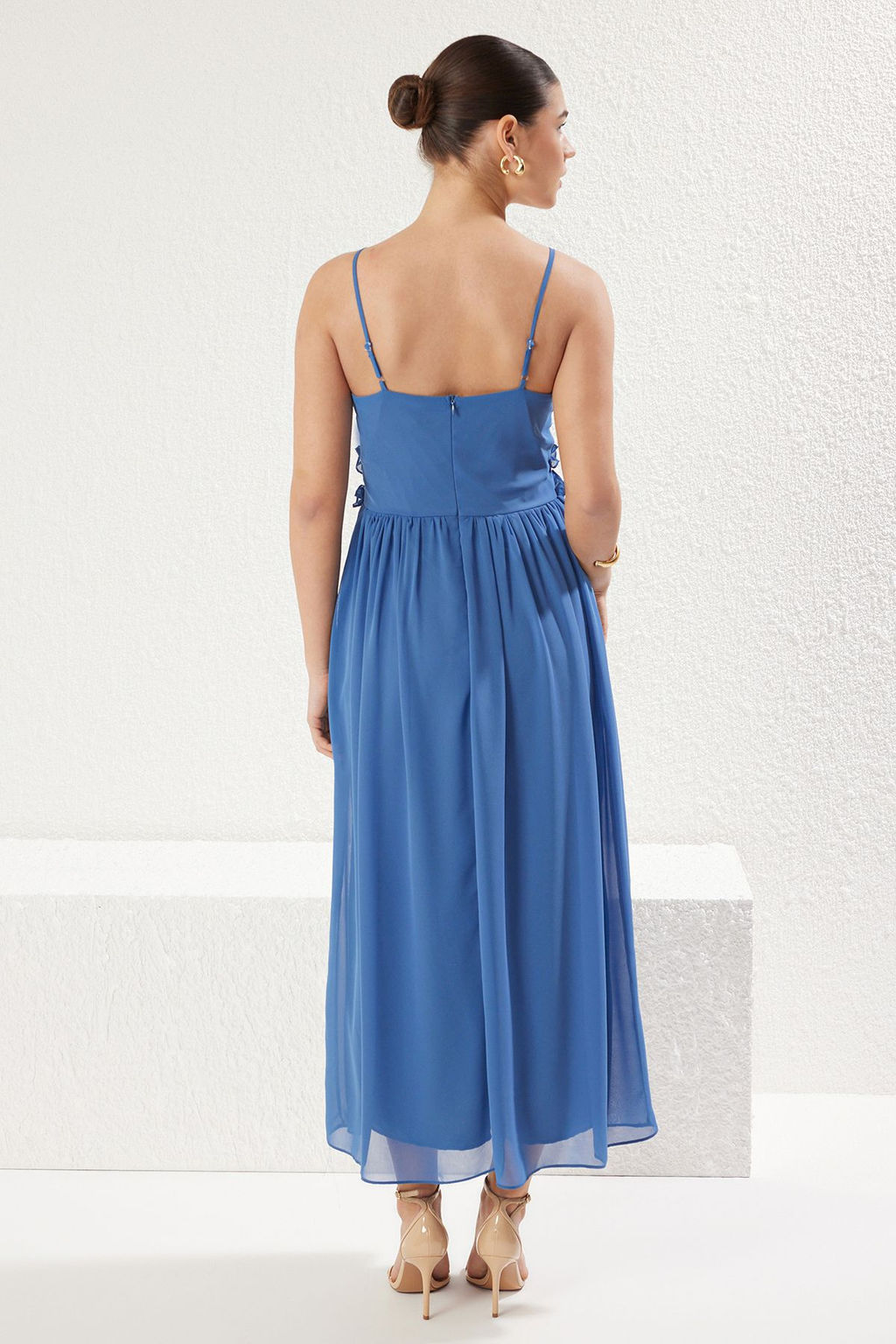 TRENDYOLMILLA Ekru Cicek Desenli A-Kesim F?rf?r Detayl? Astarl? Sifon Maxi Dokuma Elbise TWOSS23EL02013 фото 57