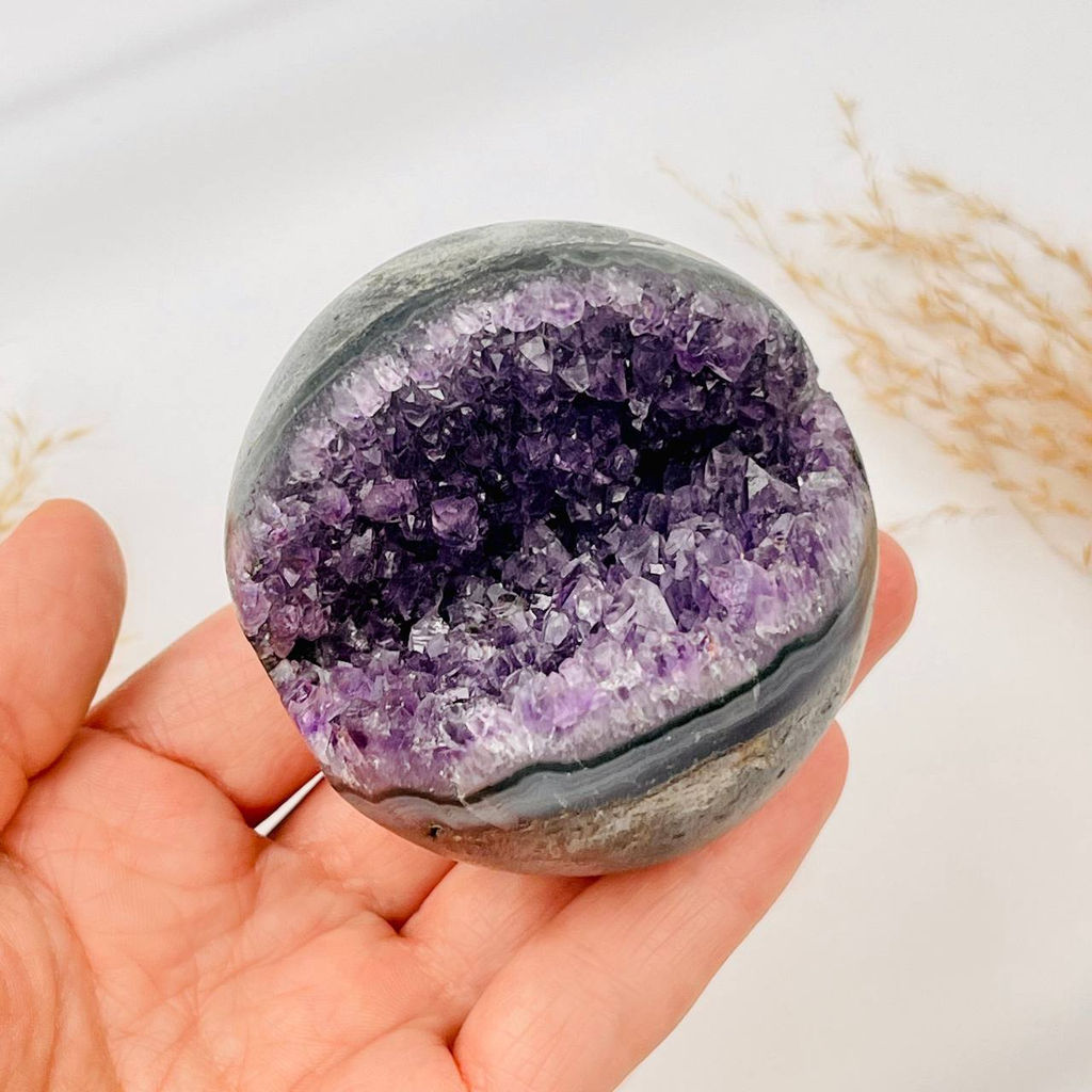 Шар из Аметиста с жеодой