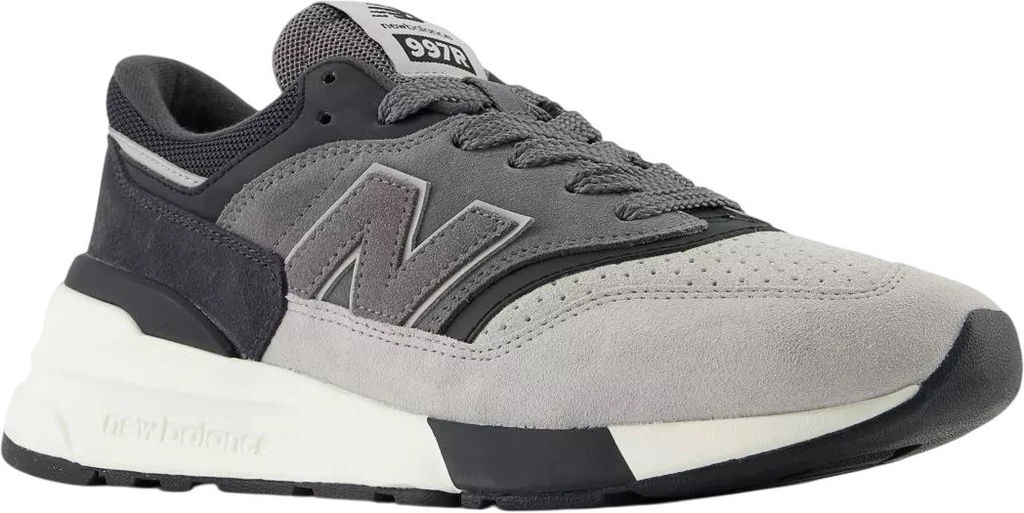 Кроссовки взрослые