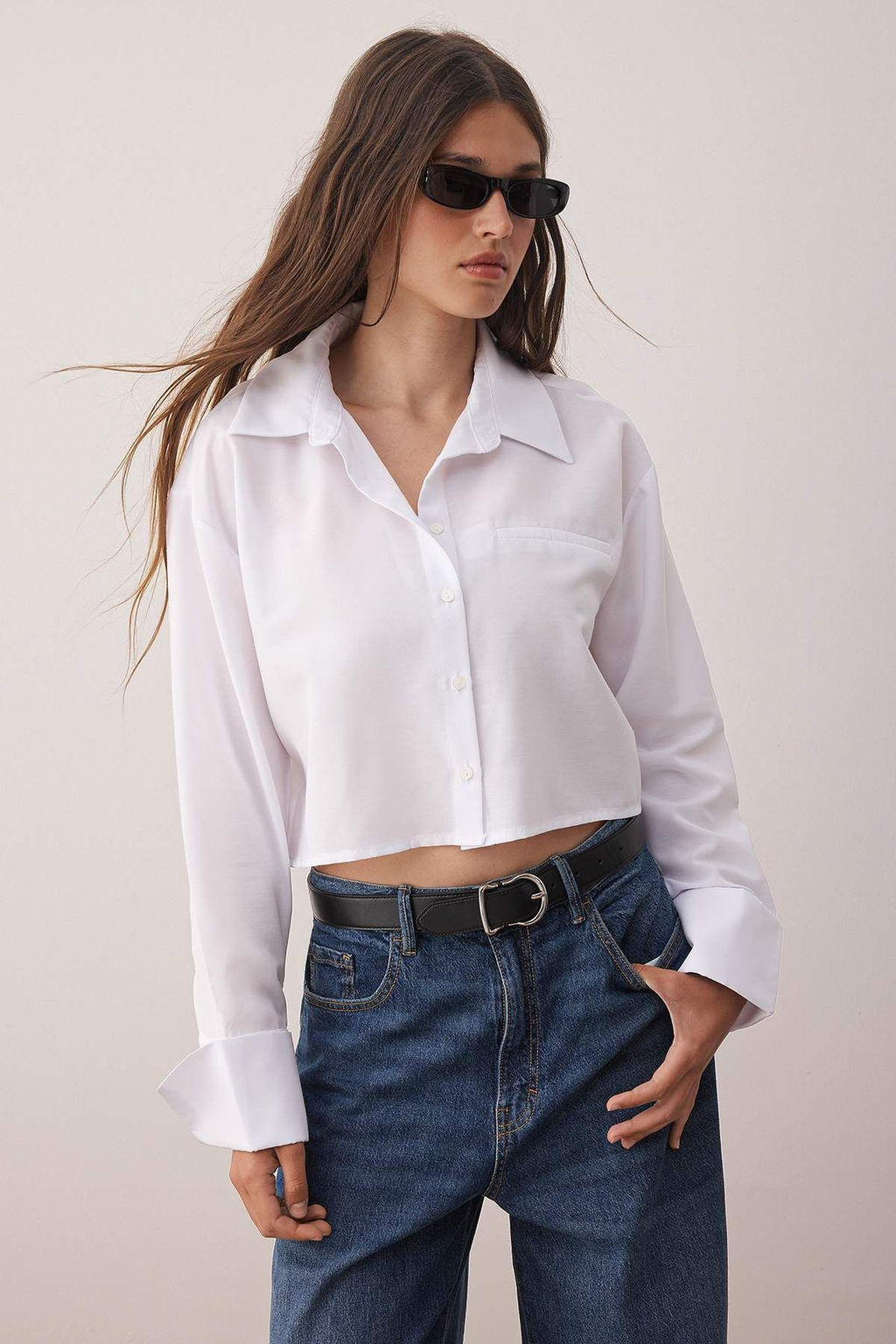 Beyaz Regular Manset Detayl? Dokuma Gomlek TWOAW26GO00005