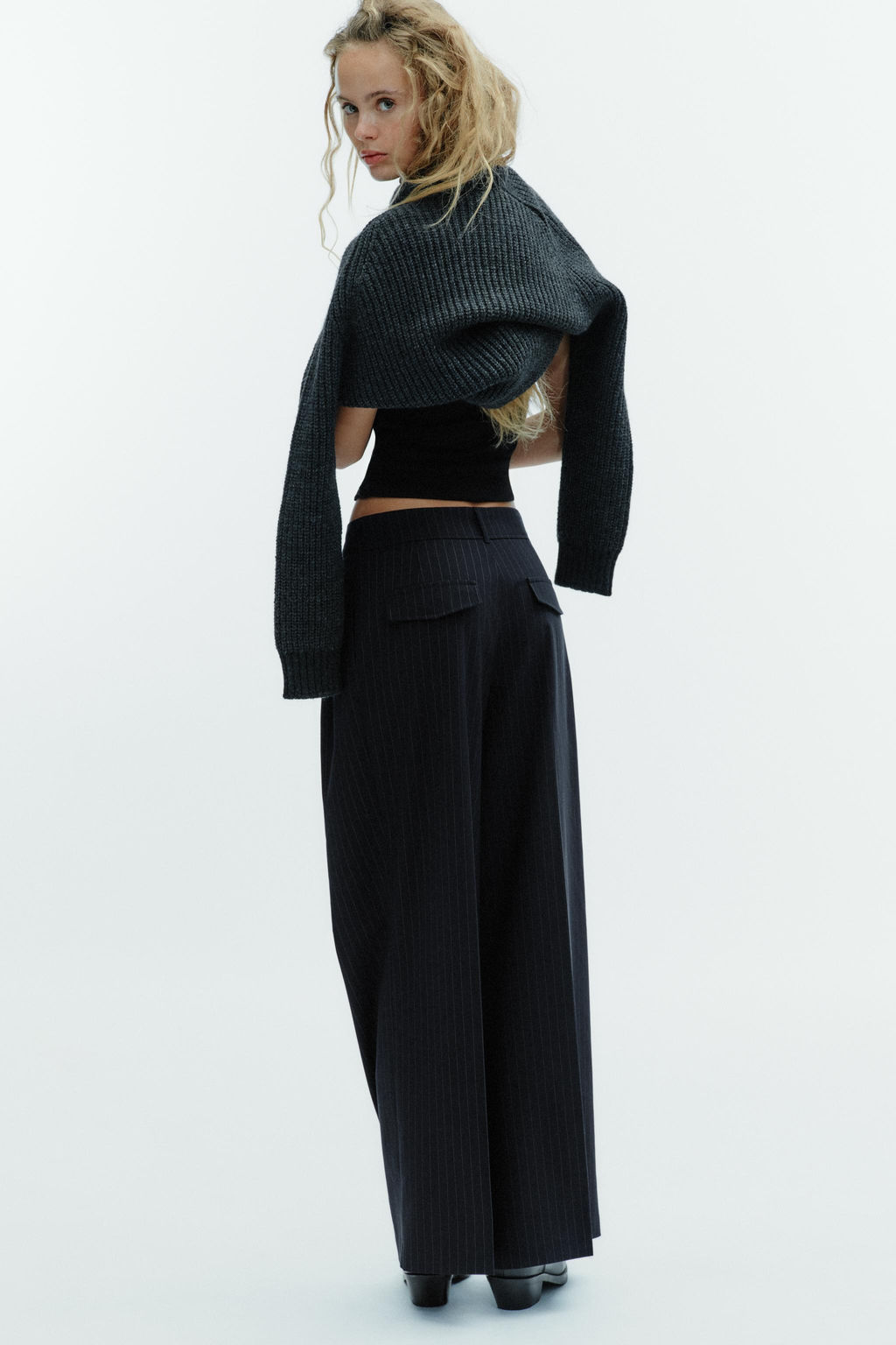 PINSTRIPED TROUSERS WITH DARTS AND POCKET FLAPS - Zara фото 14