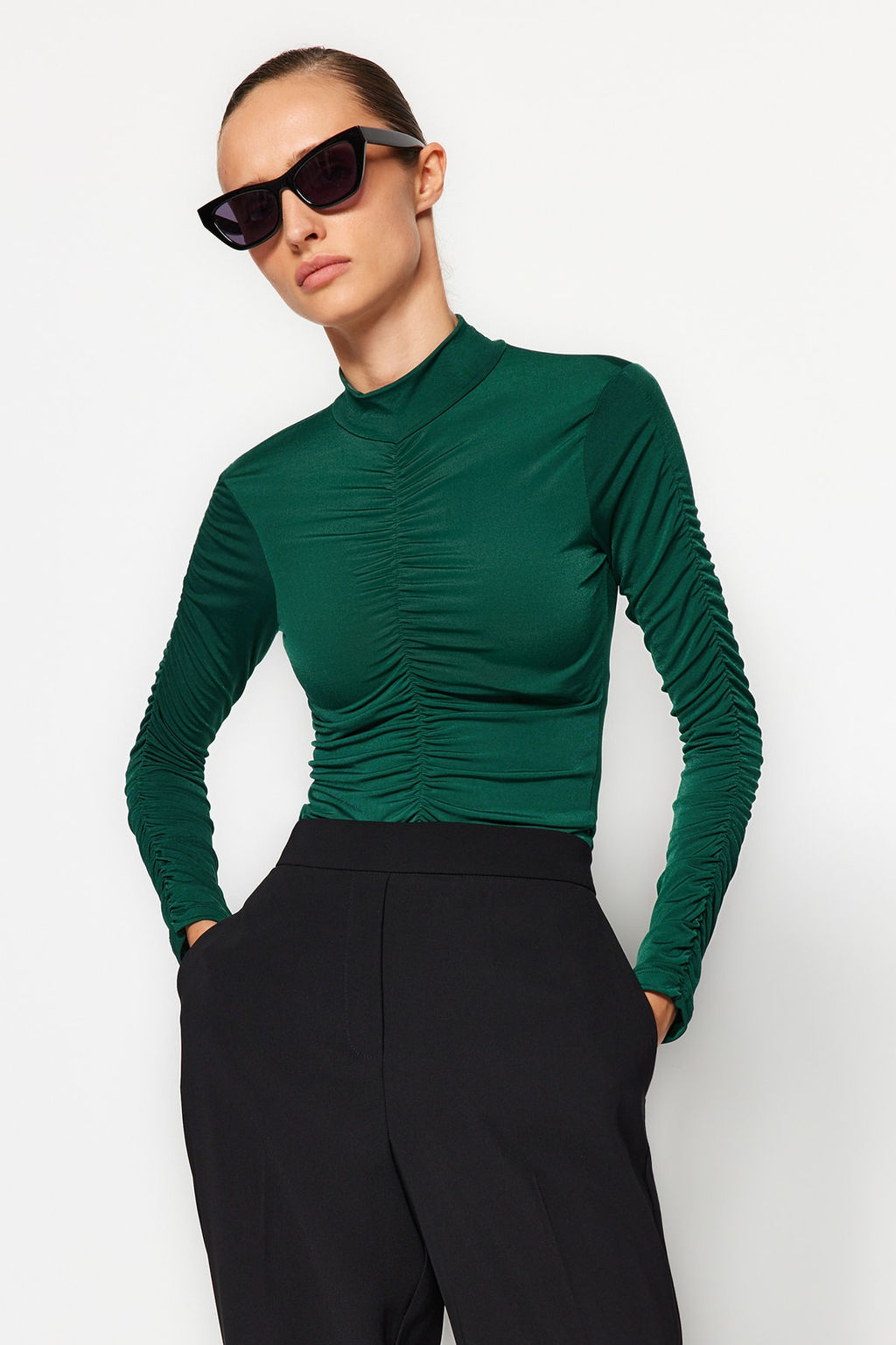 TRENDYOLMILLA Siyah Slim Buzgu Detayl? C?tc?tl? Esnek Orme Body TWOAW20BD0052