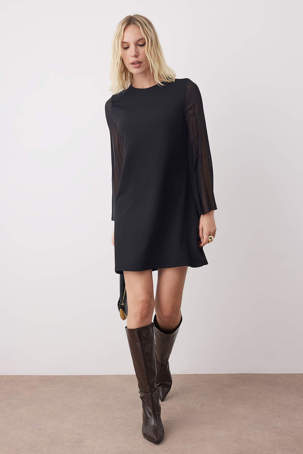 Siyah Shift Dokuma Sifon Detayl? Mini Esnek Orme Elbise TWOAW26EL00161