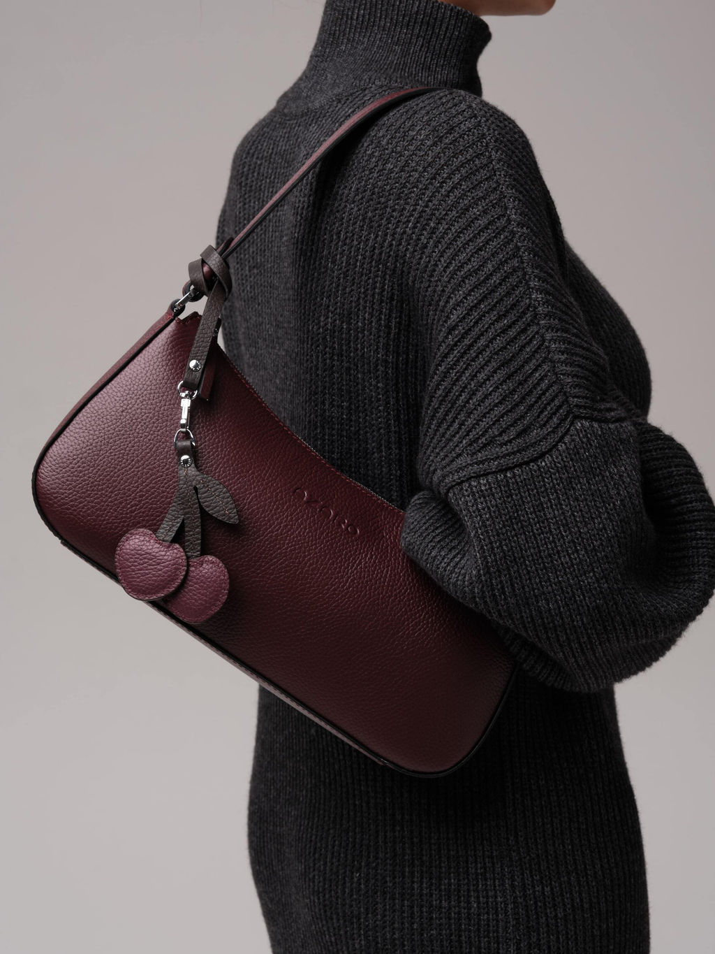 Сумка багет Azaro 31200 зимняя вишня