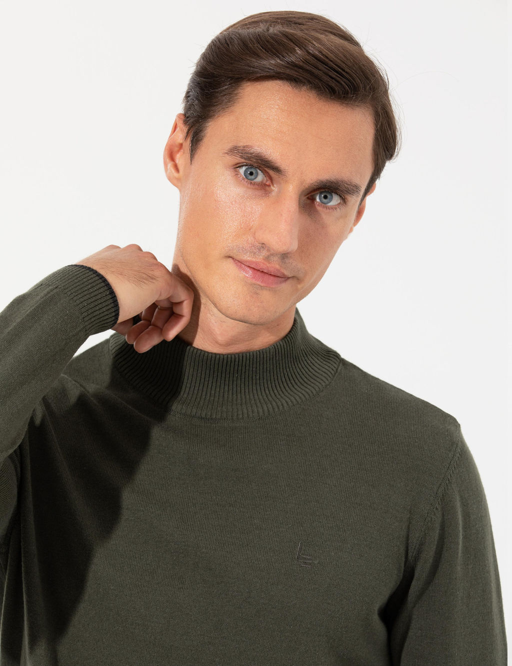 Базовый трикотажный свитер приталенного кроя цвета хаки-полурыбака Fisherman - Cacharel фото 10