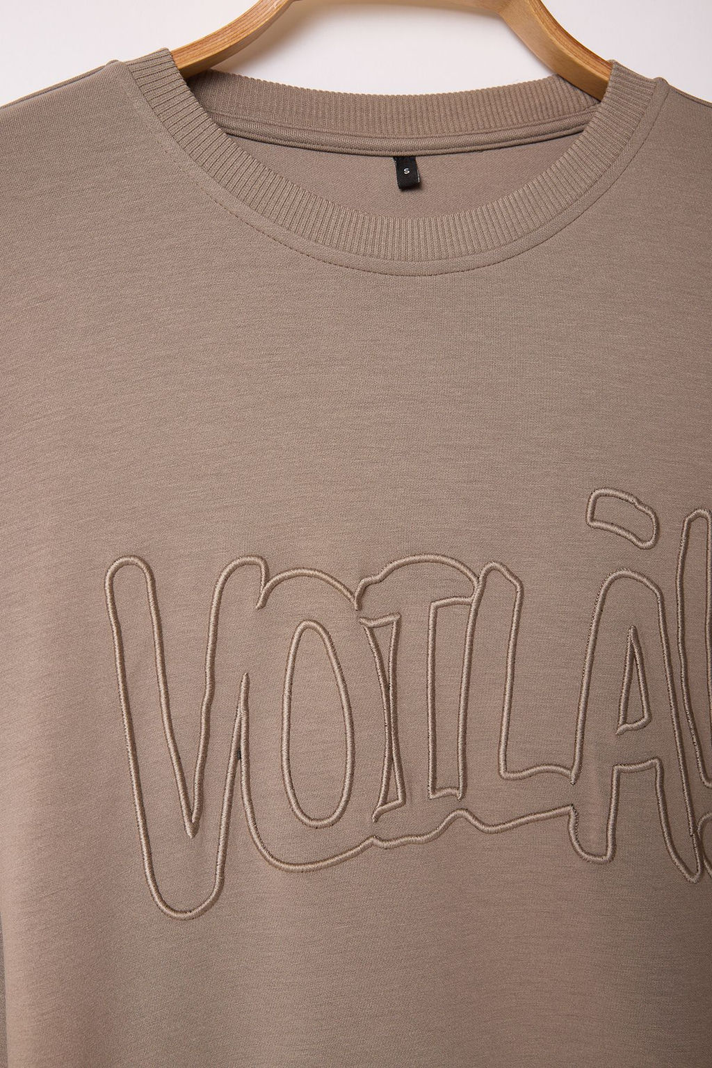 Vizon More Sustainable Oversize/Genis Kesim Yaz? Nak?sl? Sardonsuz Sweatshirt TMNAW25SW00209