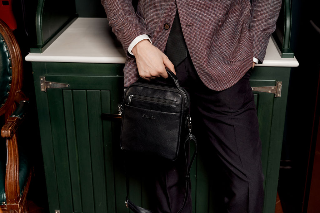 Чёрная сумка планшет S.Lavia  фото 26