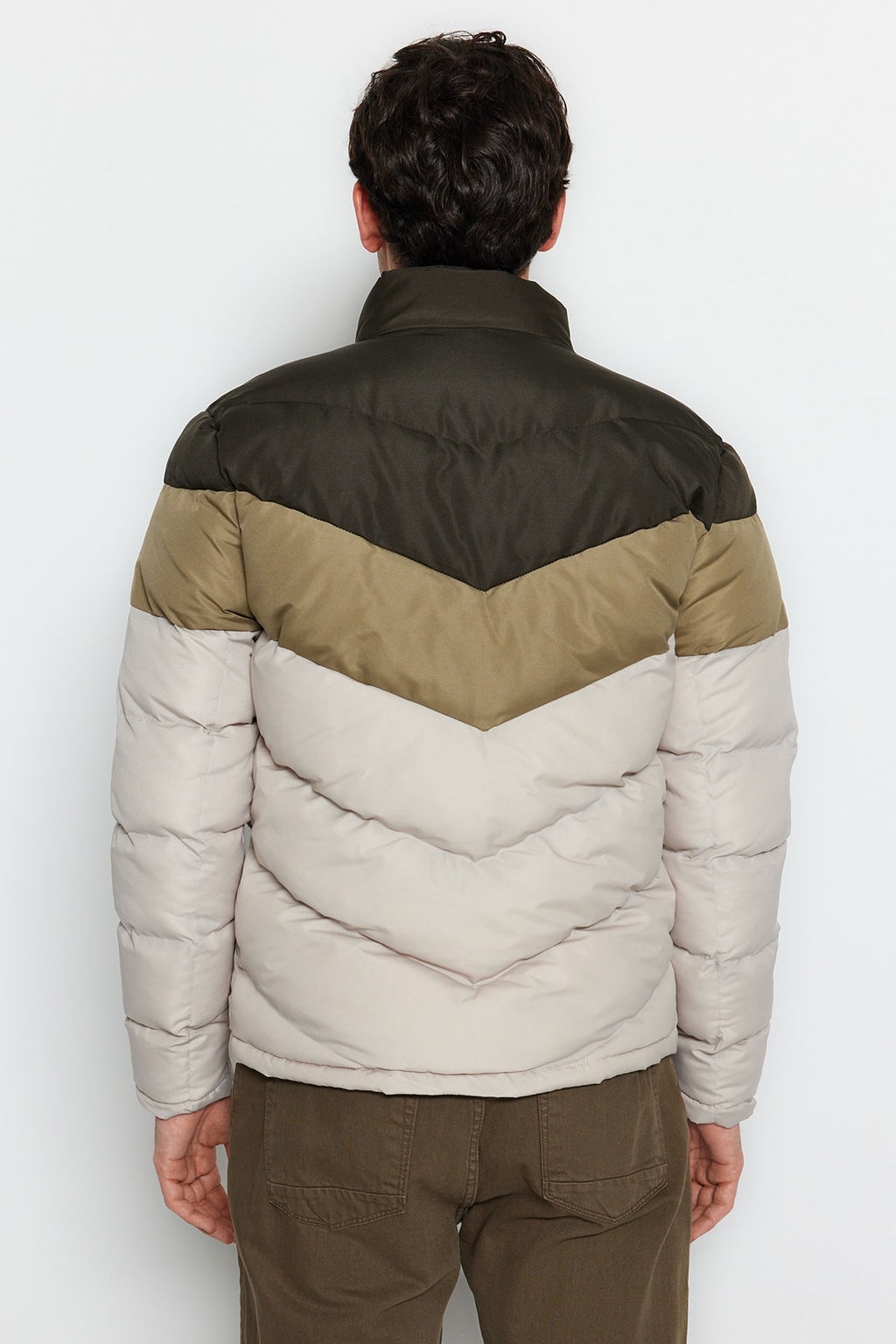 TRENDYOL MAN Siyah Regular Fit Ruzgara ve Suya Dayan?kl? Sisme K?sl?k Mont TMNAW22MO0166 - Trendyolmilla фото 13